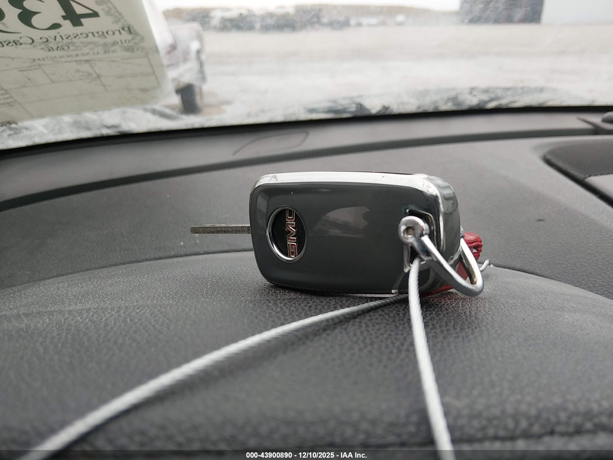 GMC TERRAIN image 11