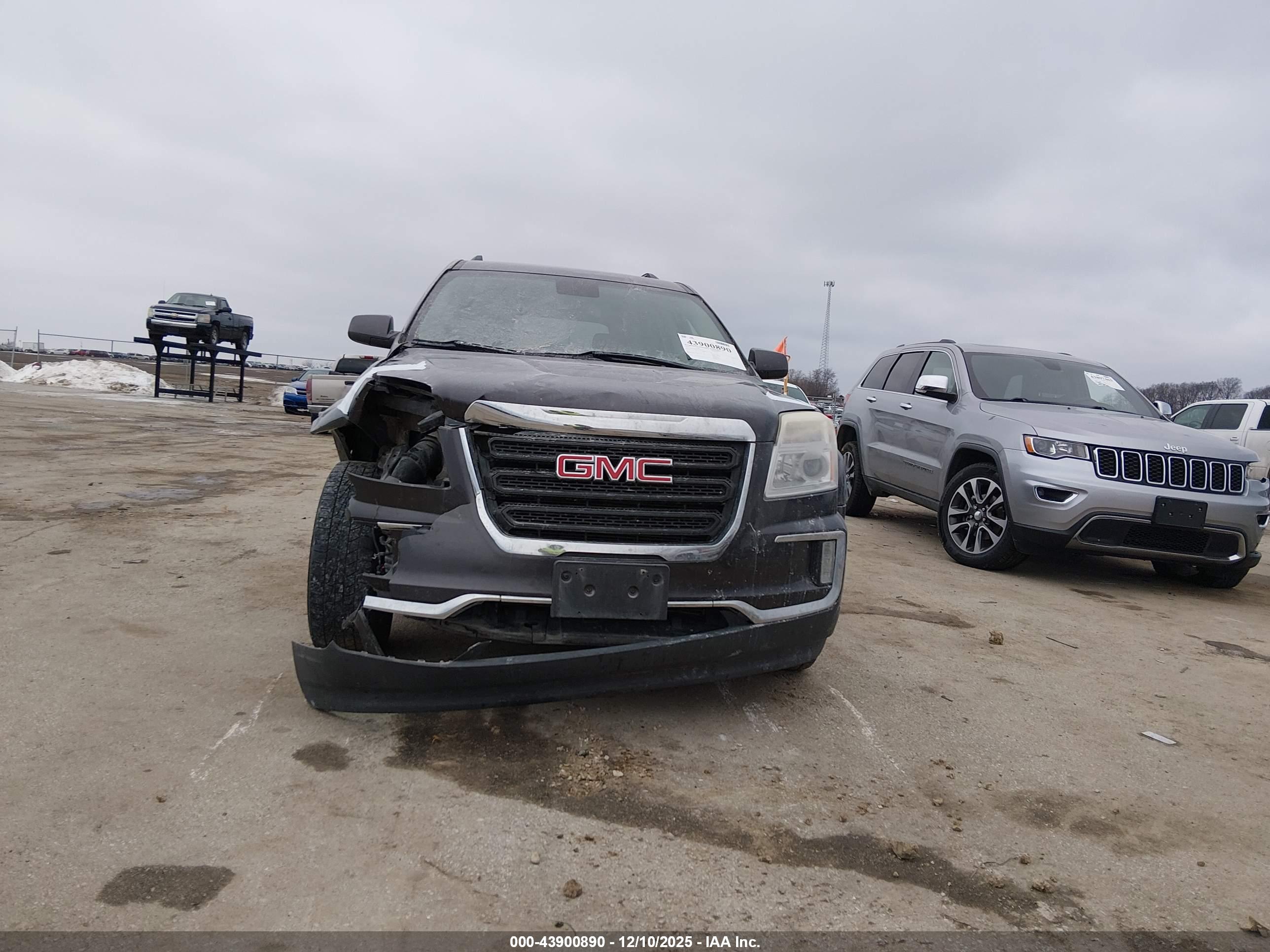 GMC TERRAIN image 6