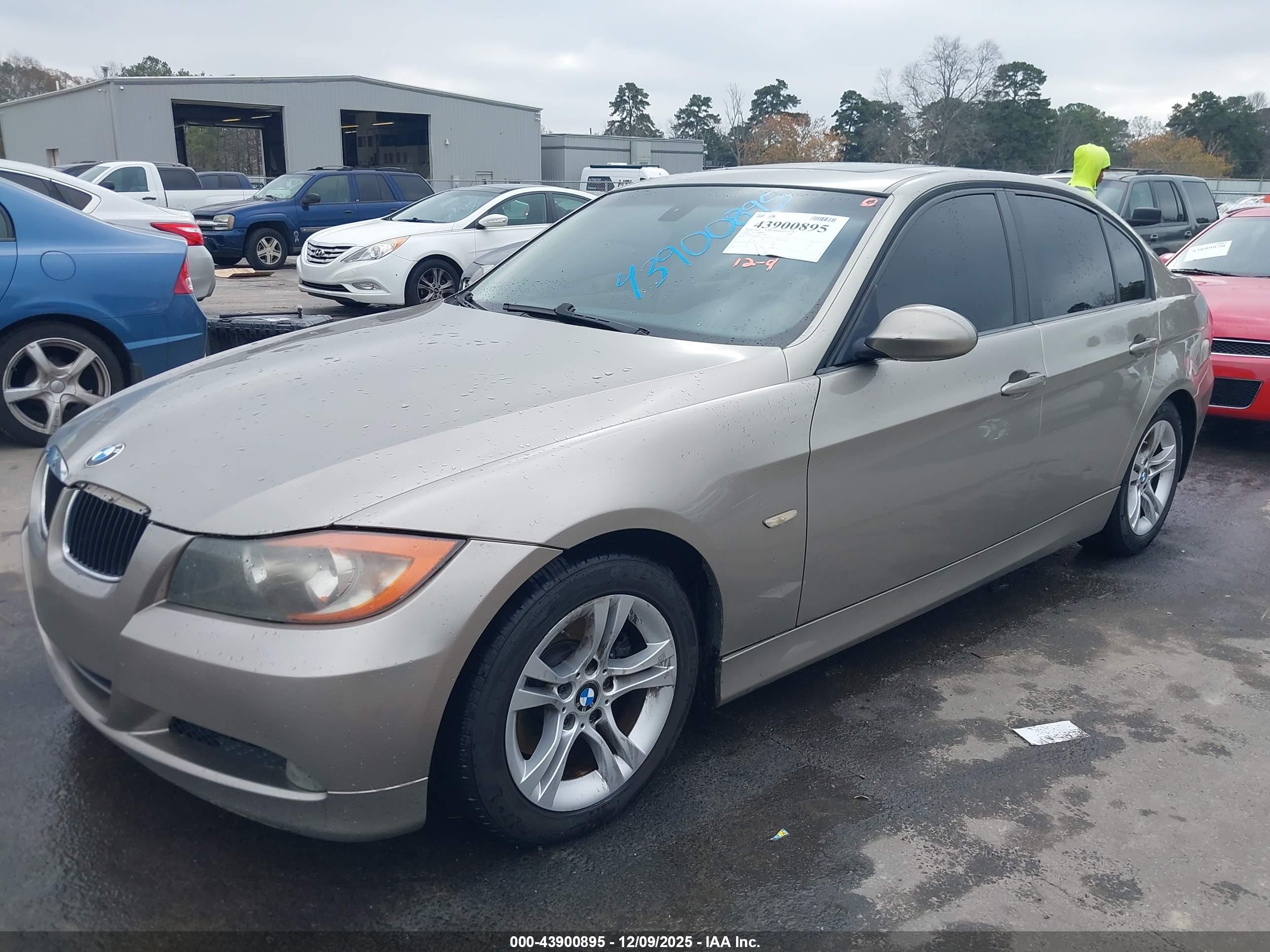 BMW 328I image 2
