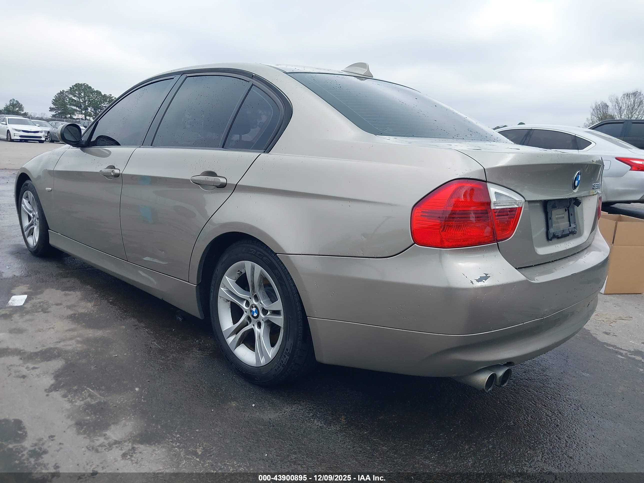 BMW 328I image 3
