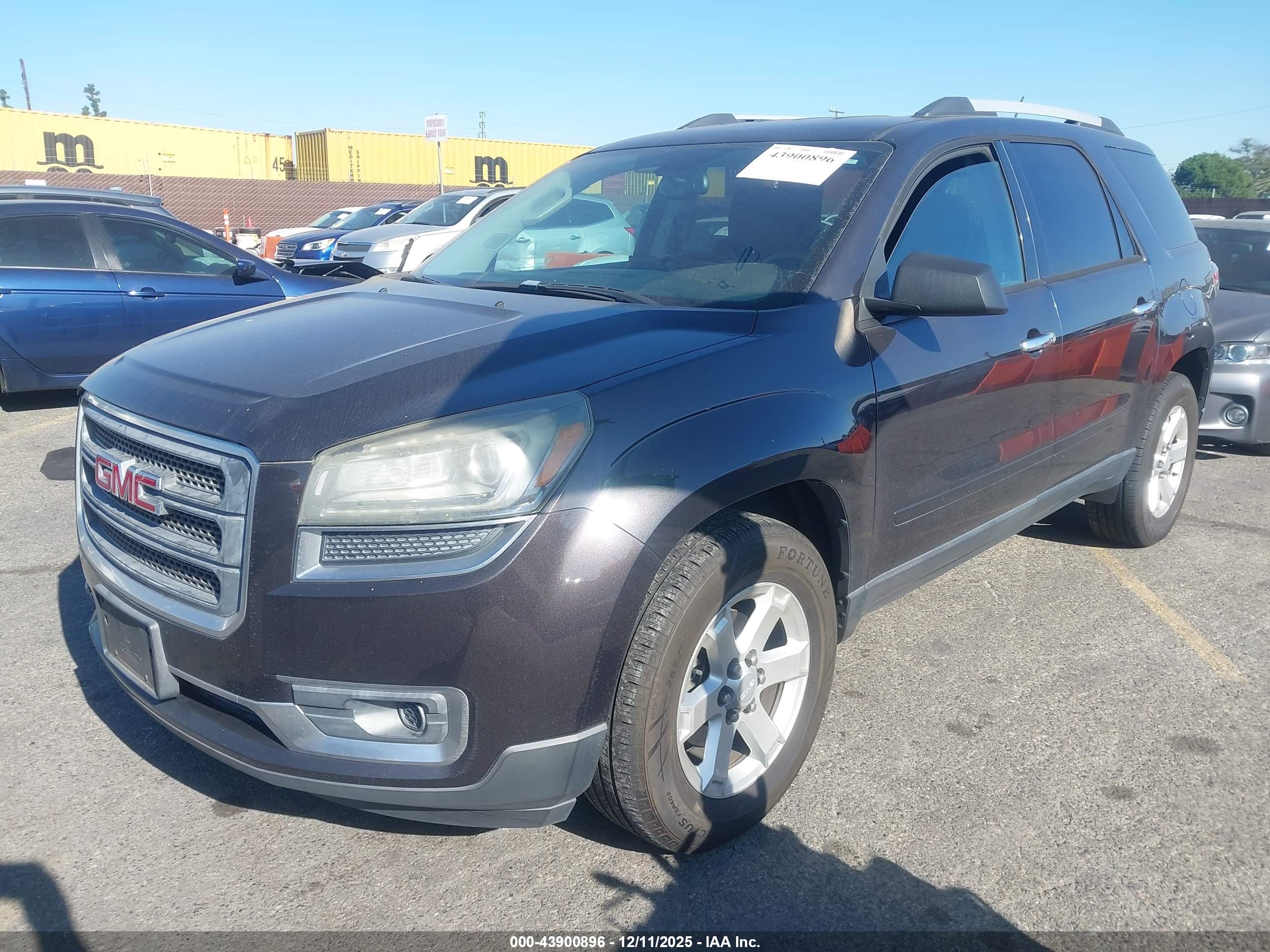 GMC ACADIA image 2
