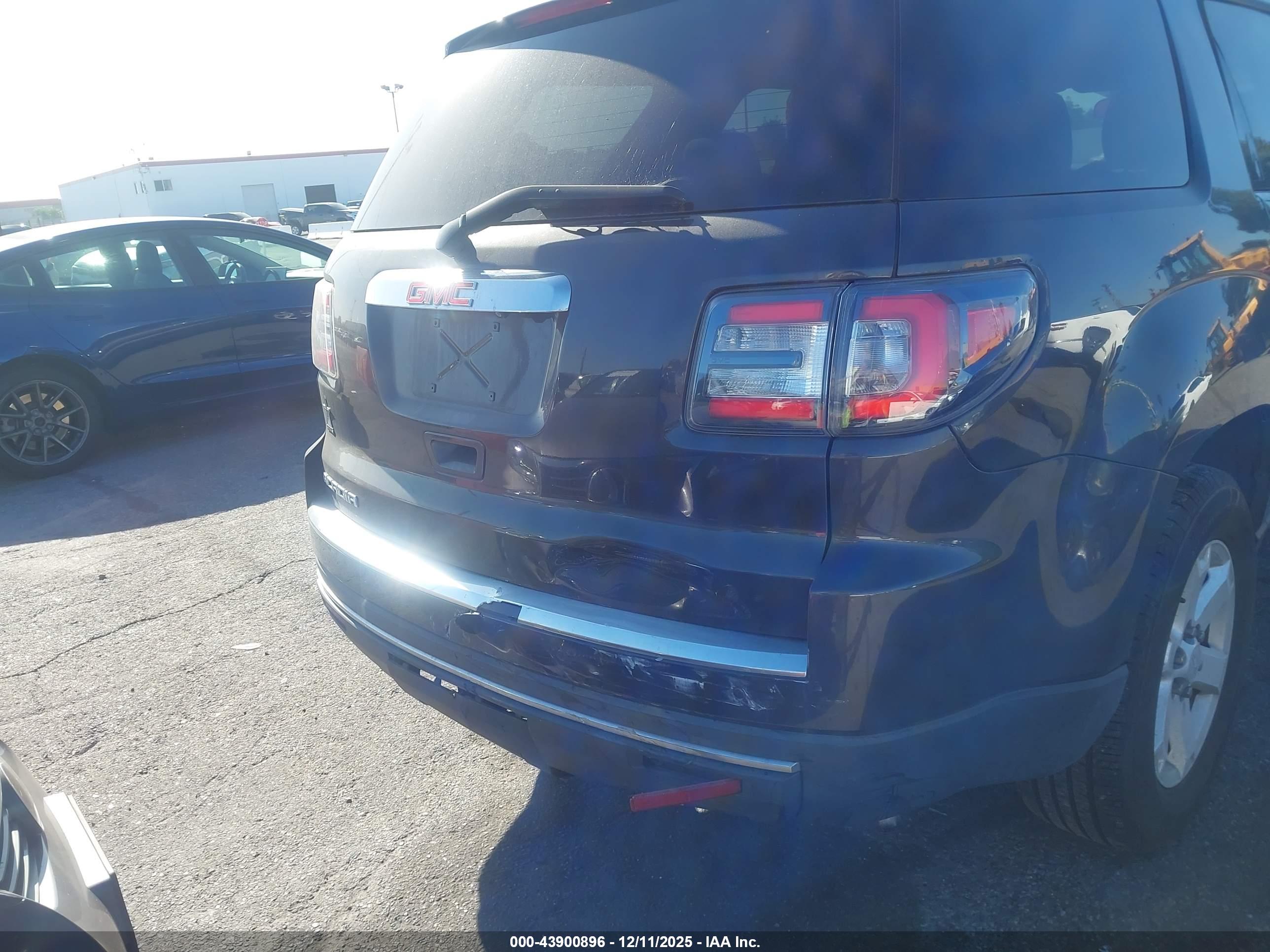 GMC ACADIA image 4