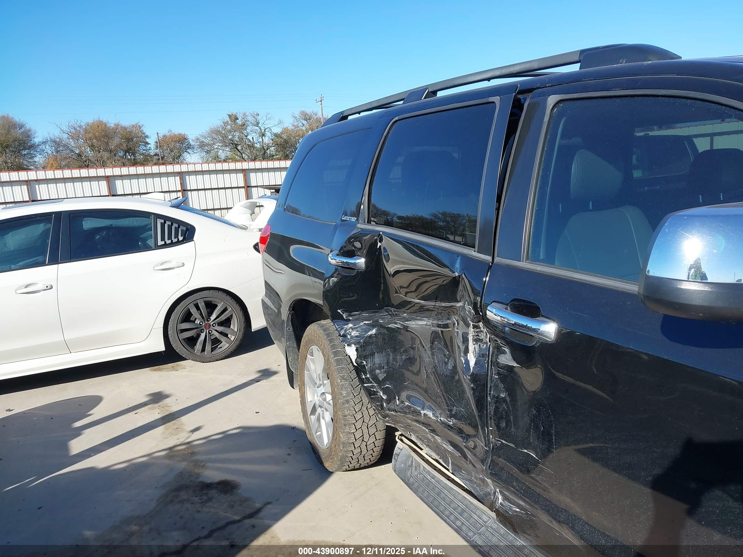 TOYOTA SEQUOIA image 6