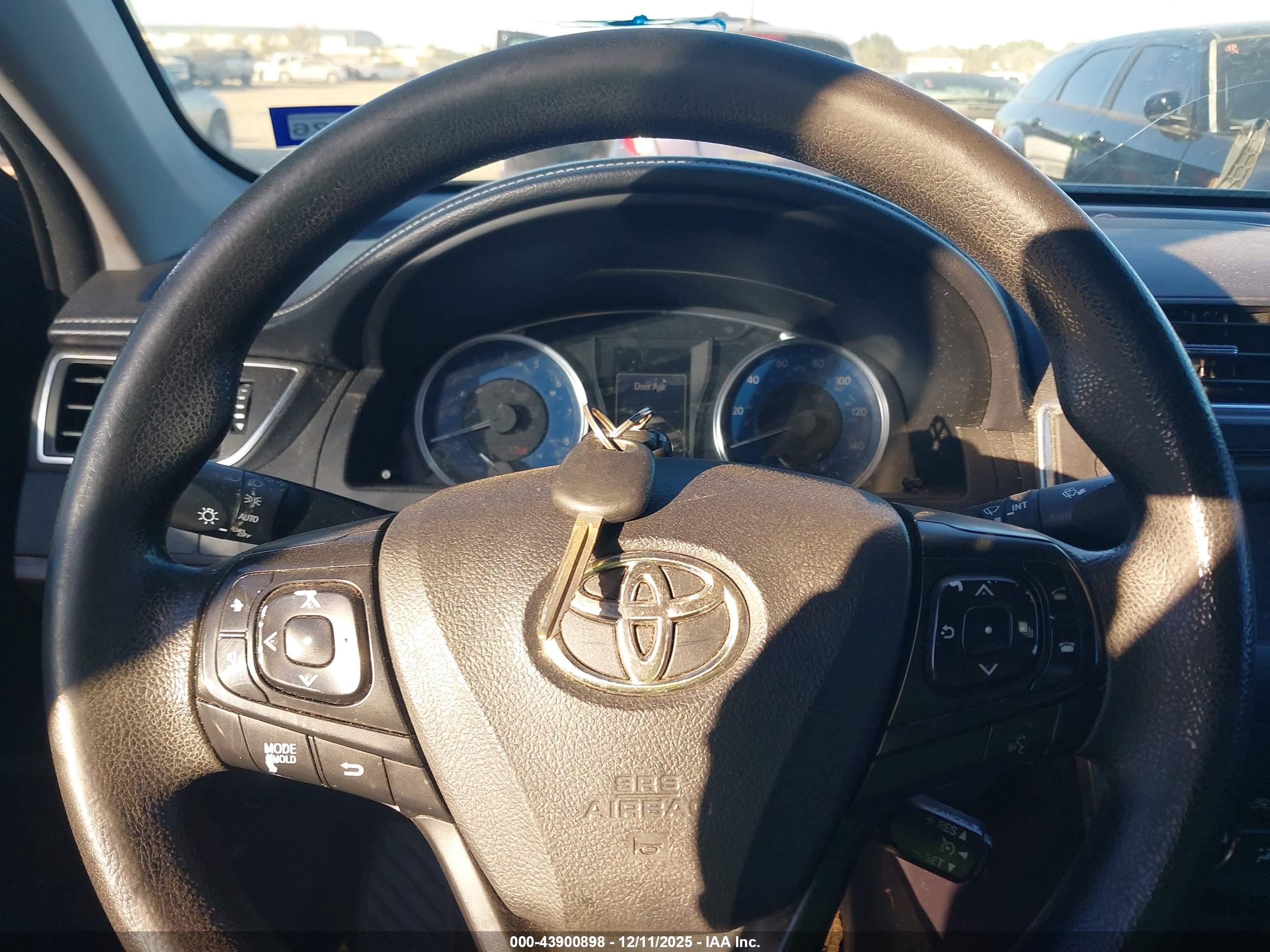 TOYOTA CAMRY image 11