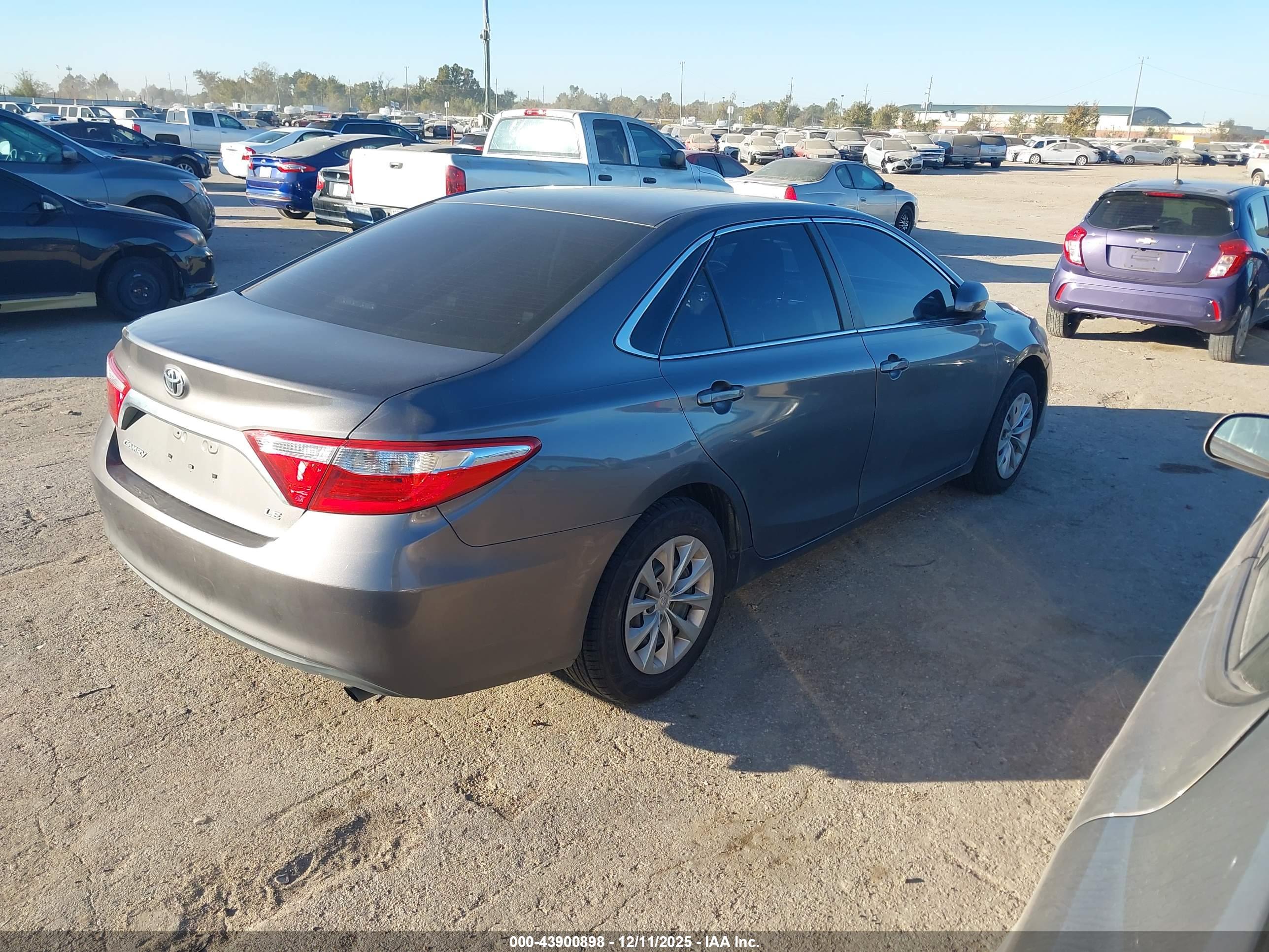 TOYOTA CAMRY image 4