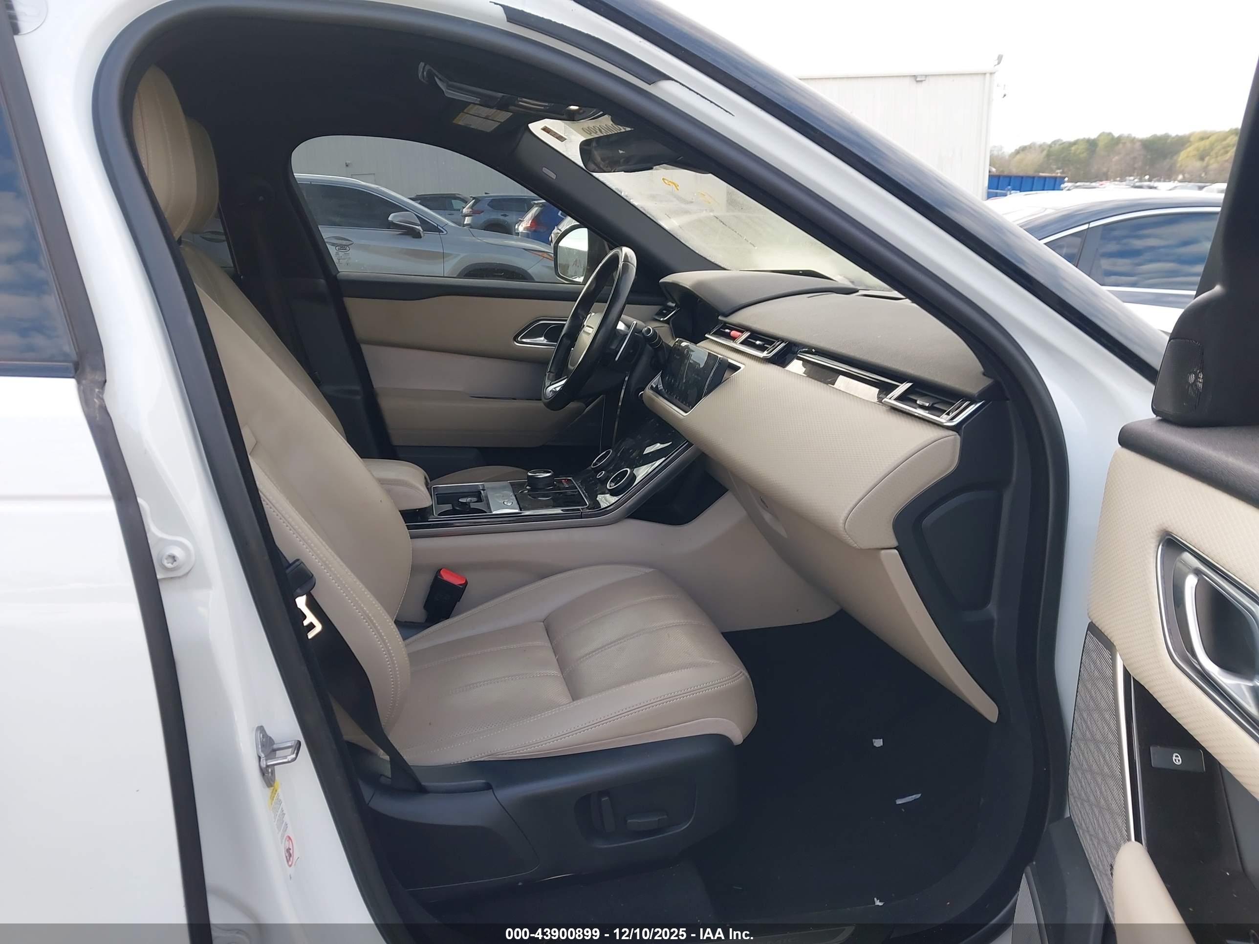 LAND ROVER image 5
