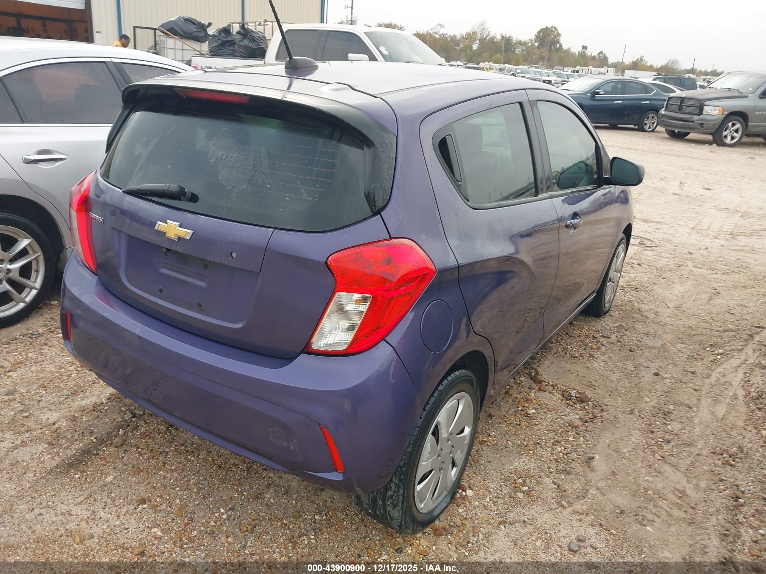 CHEVROLET SPARK image 4