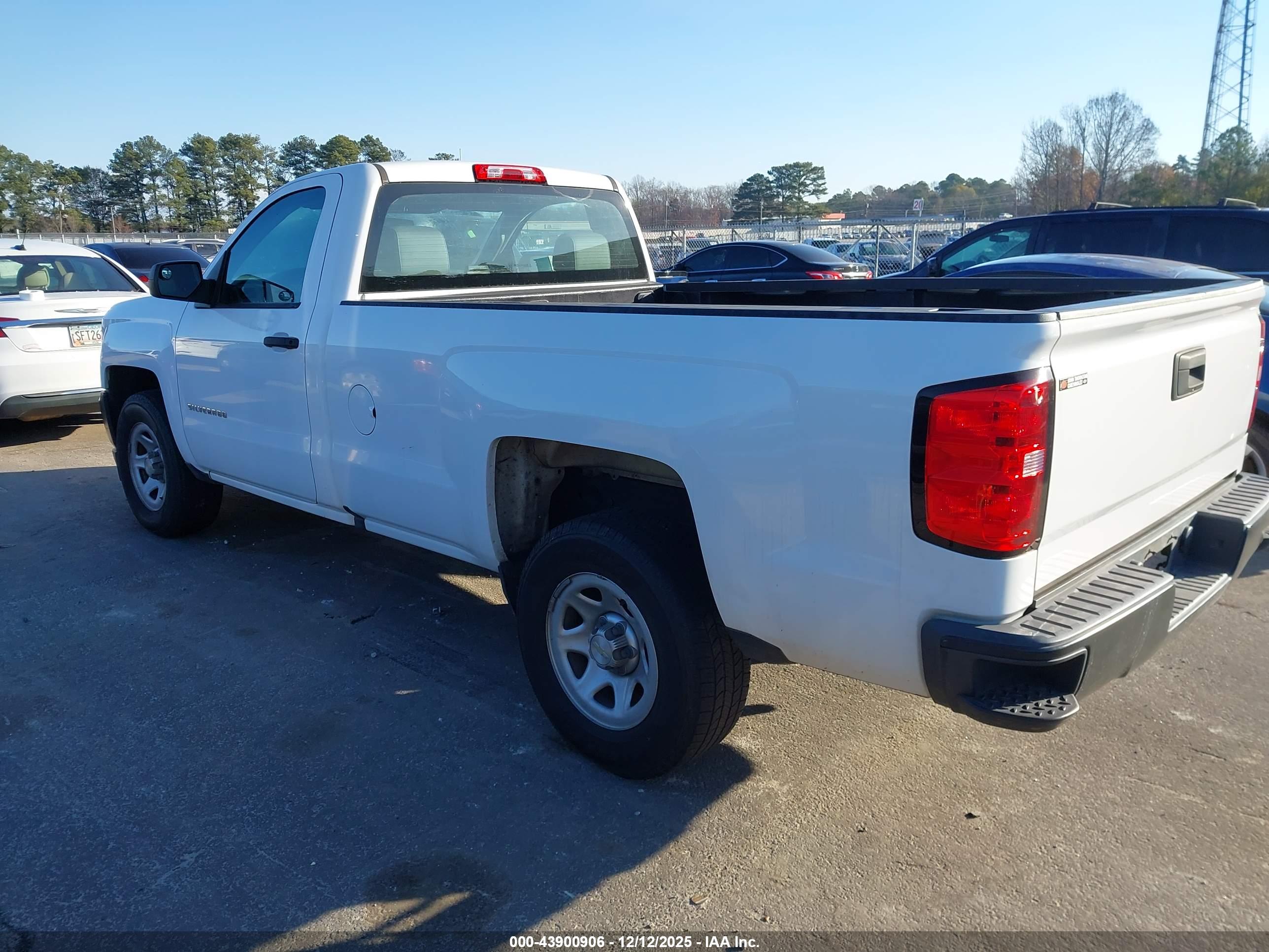 CHEVROLET SILVERADO image 3