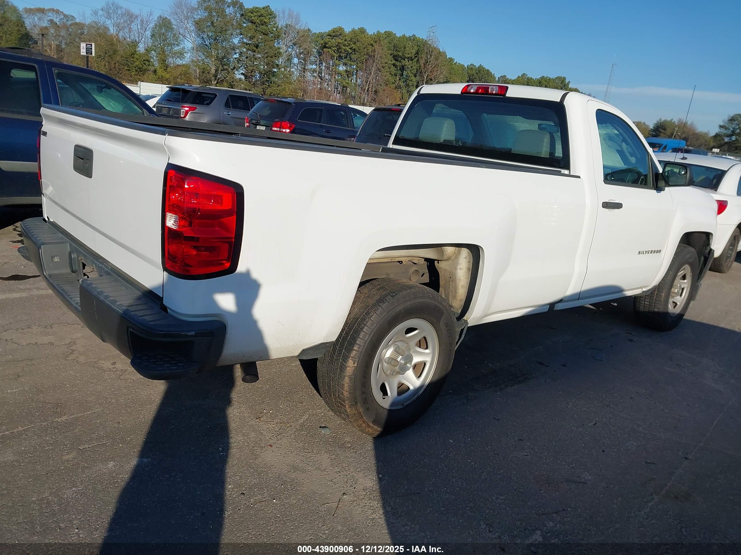 CHEVROLET SILVERADO image 4