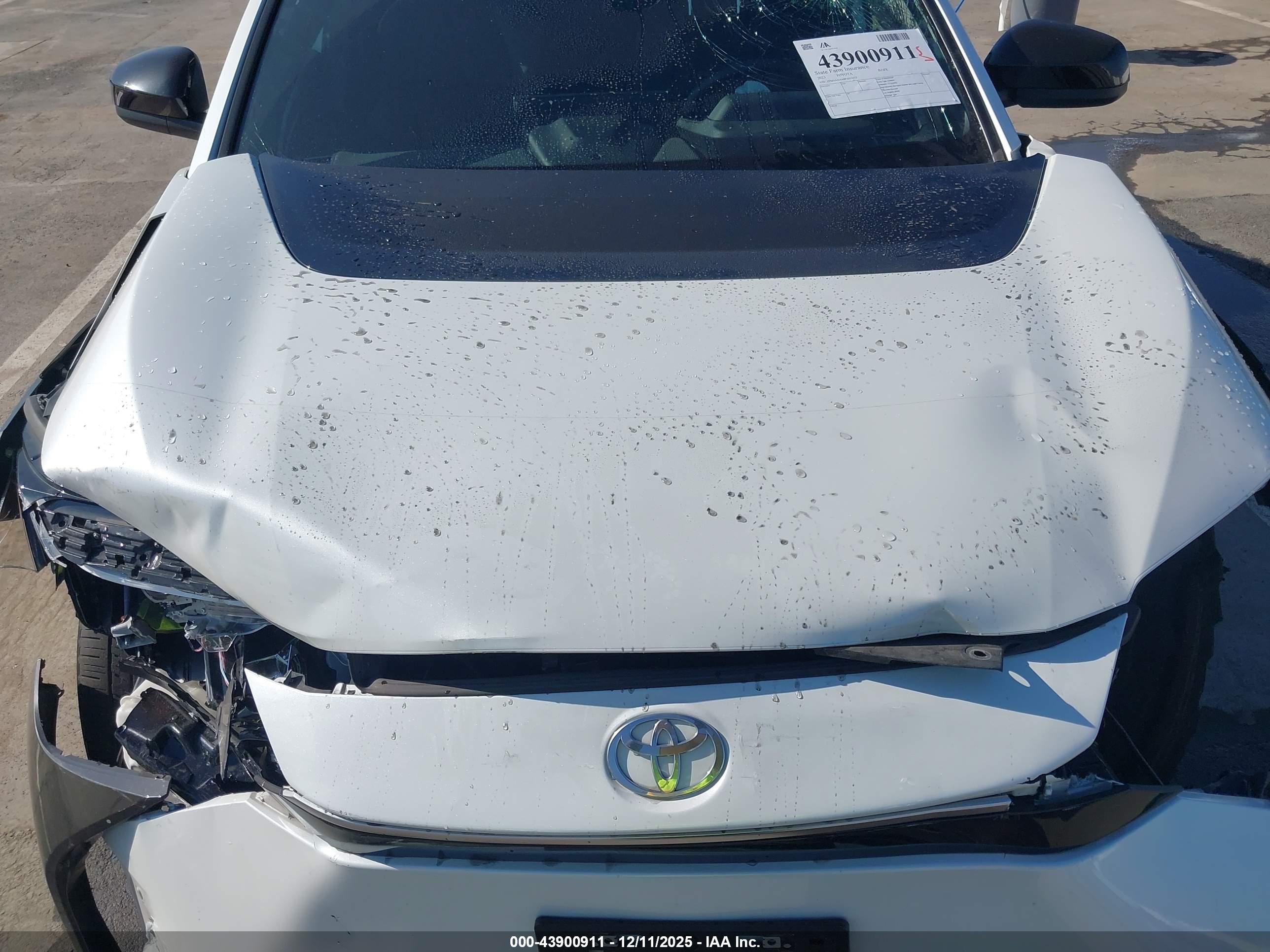 TOYOTA BZ4X image 10