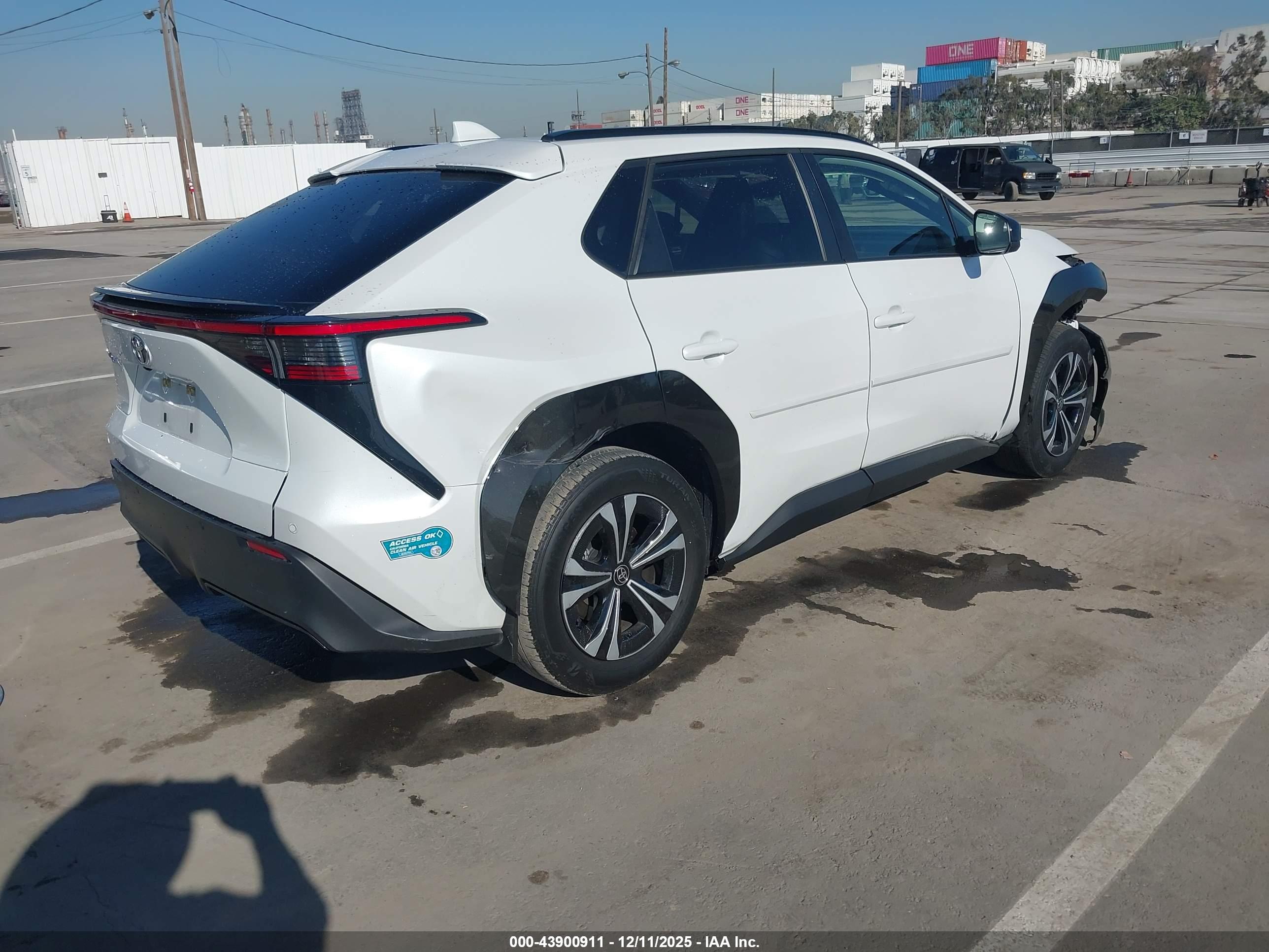 TOYOTA BZ4X image 4