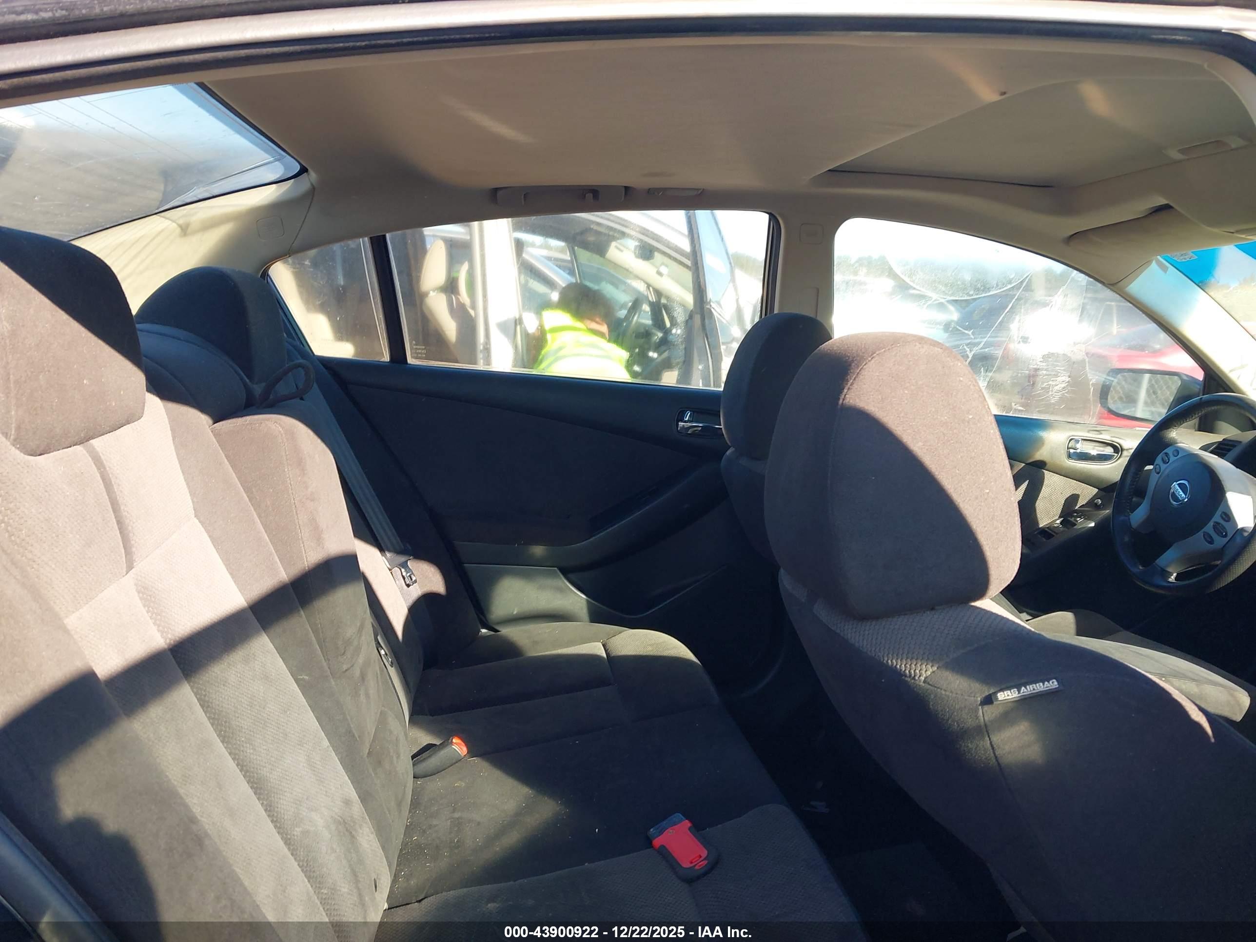 NISSAN ALTIMA image 8