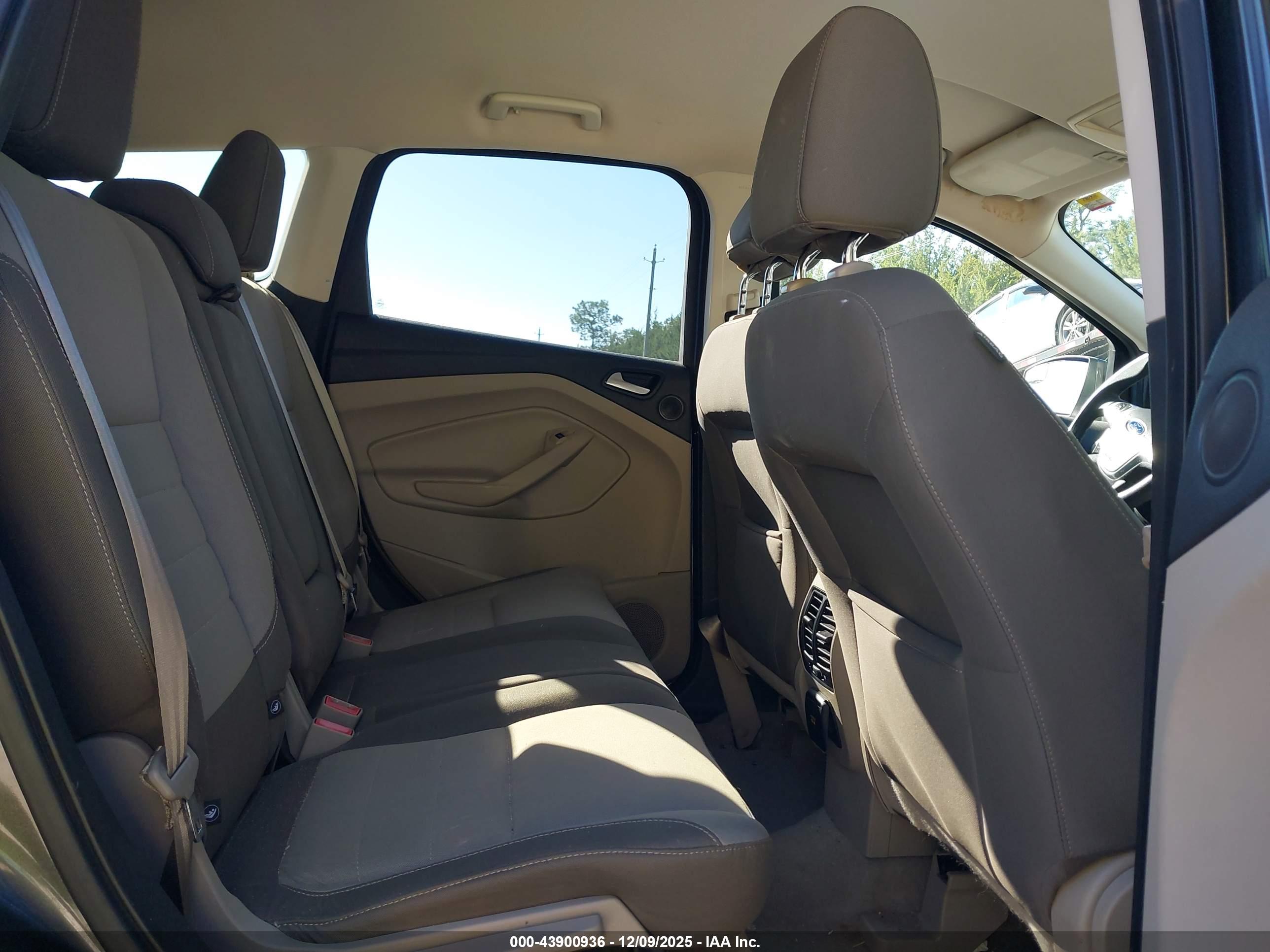 FORD ESCAPE image 8