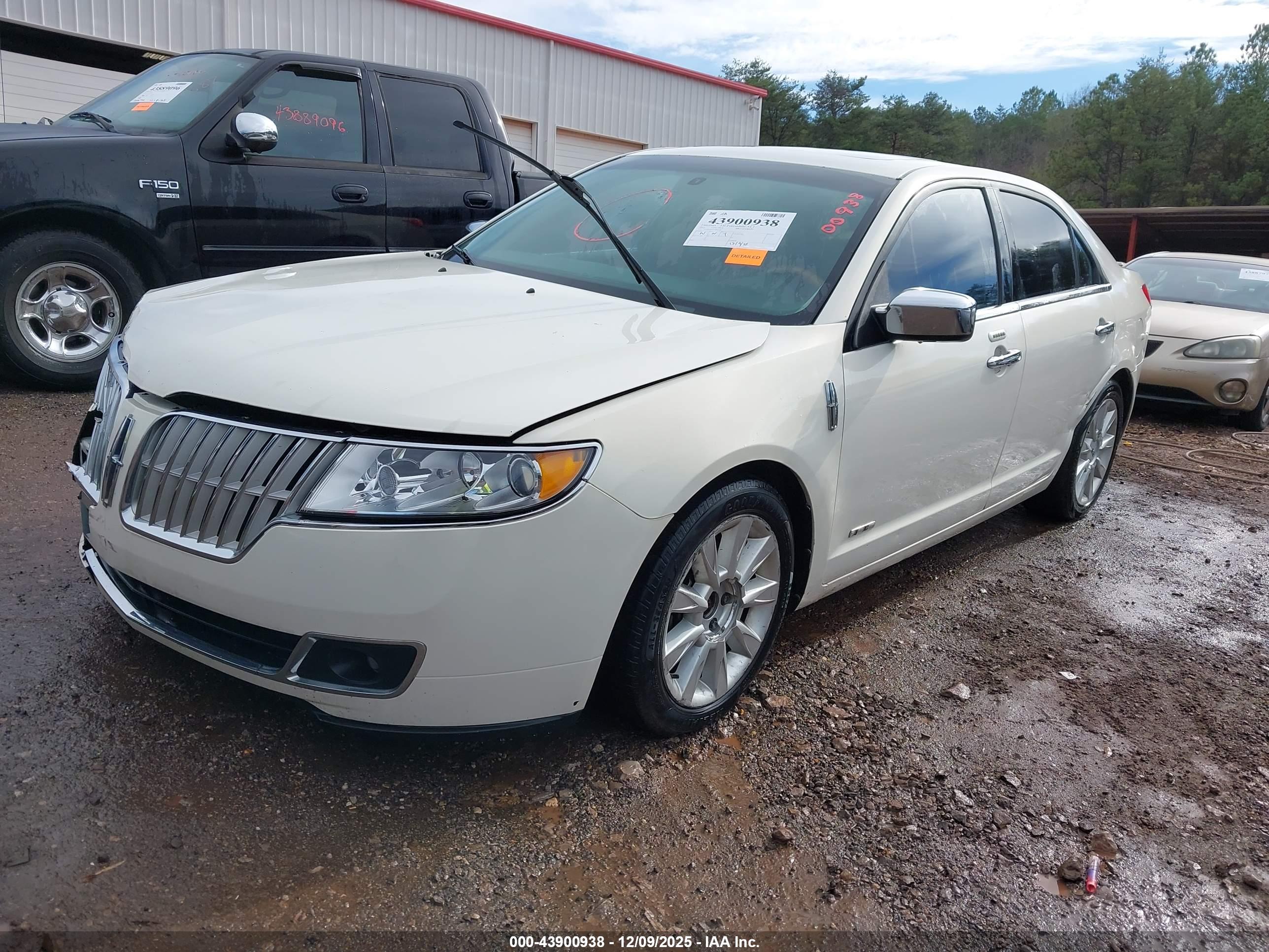 LINCOLN MKZ image 2