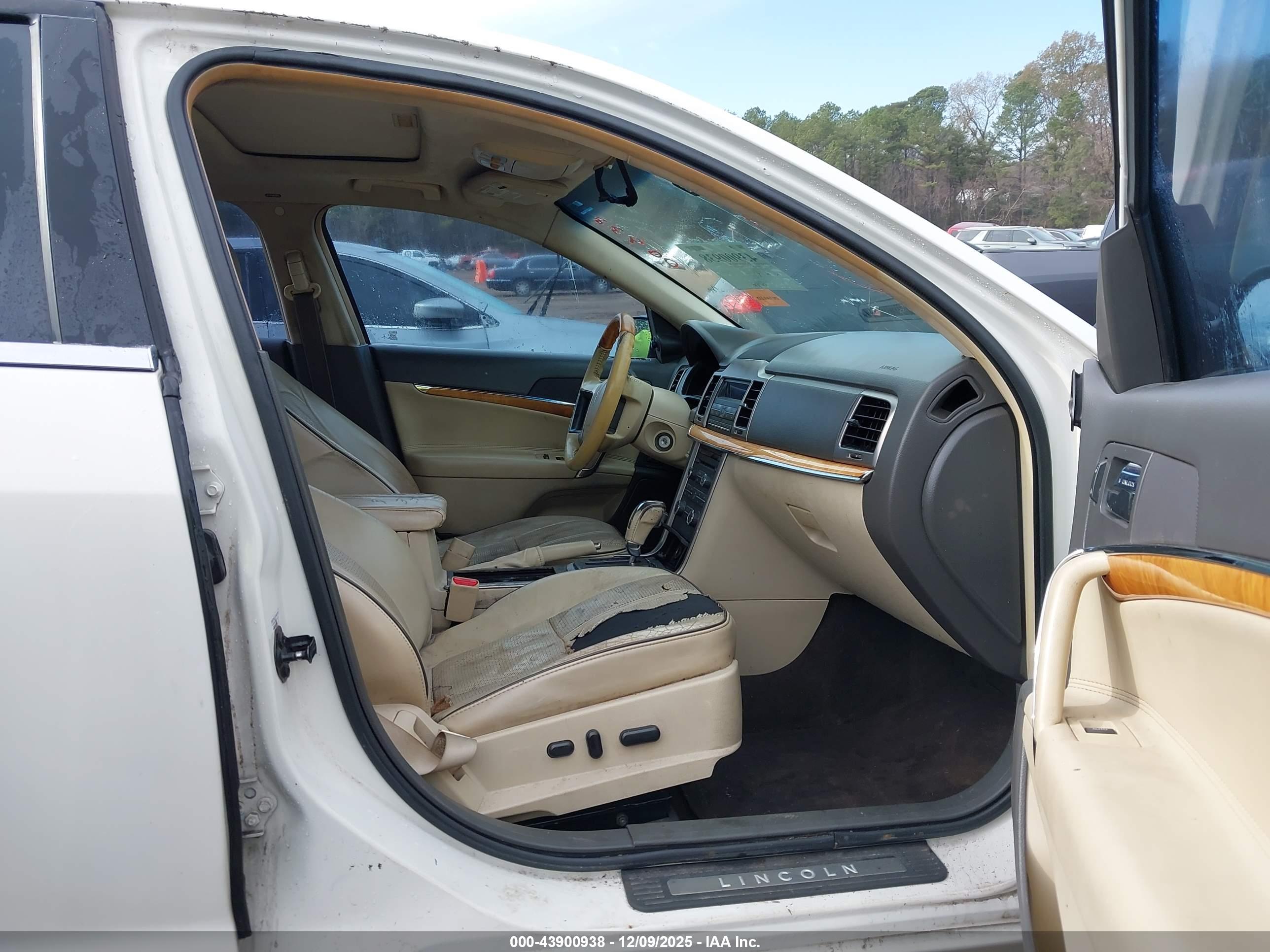 LINCOLN MKZ image 5