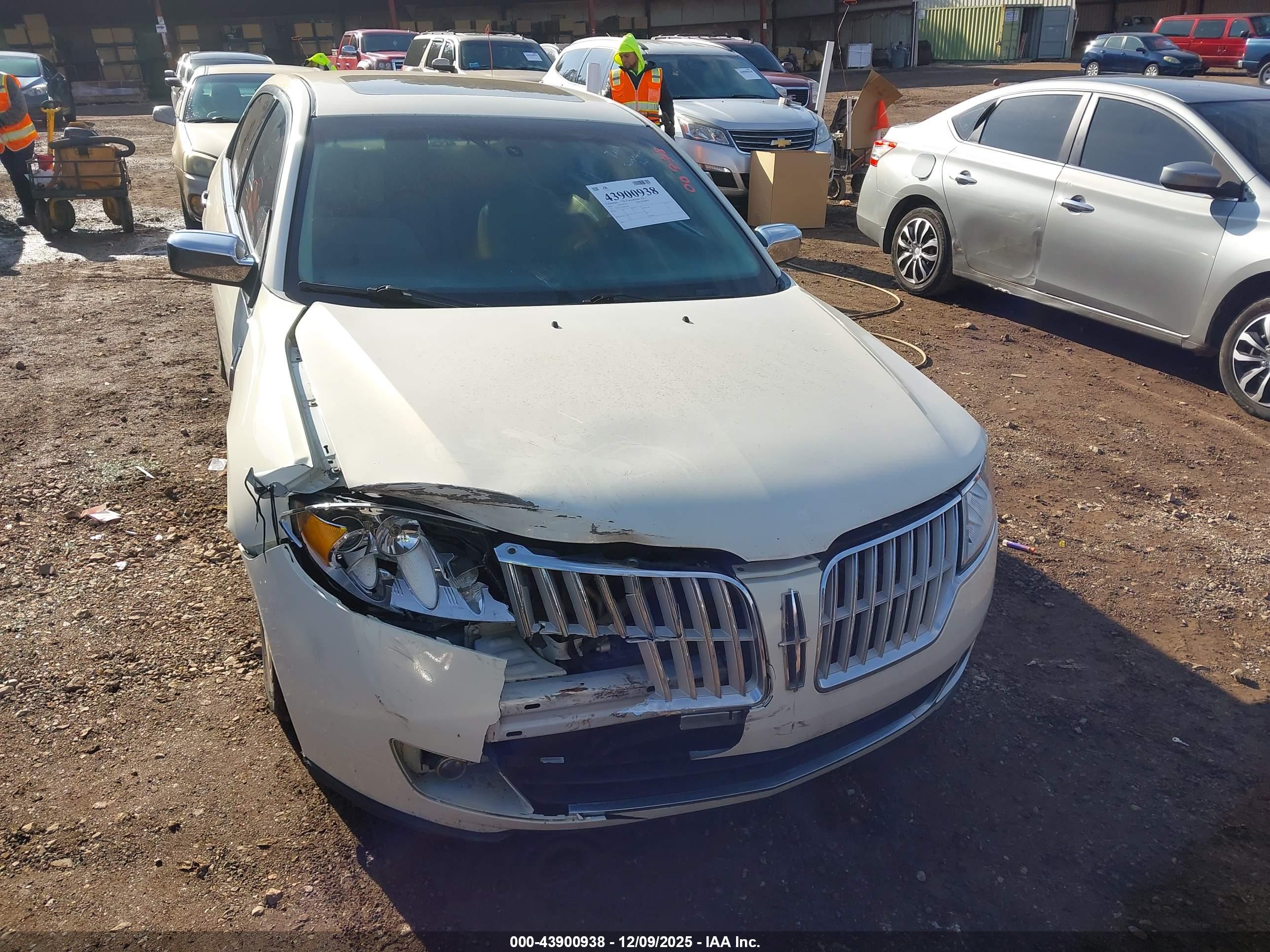 LINCOLN MKZ image 6