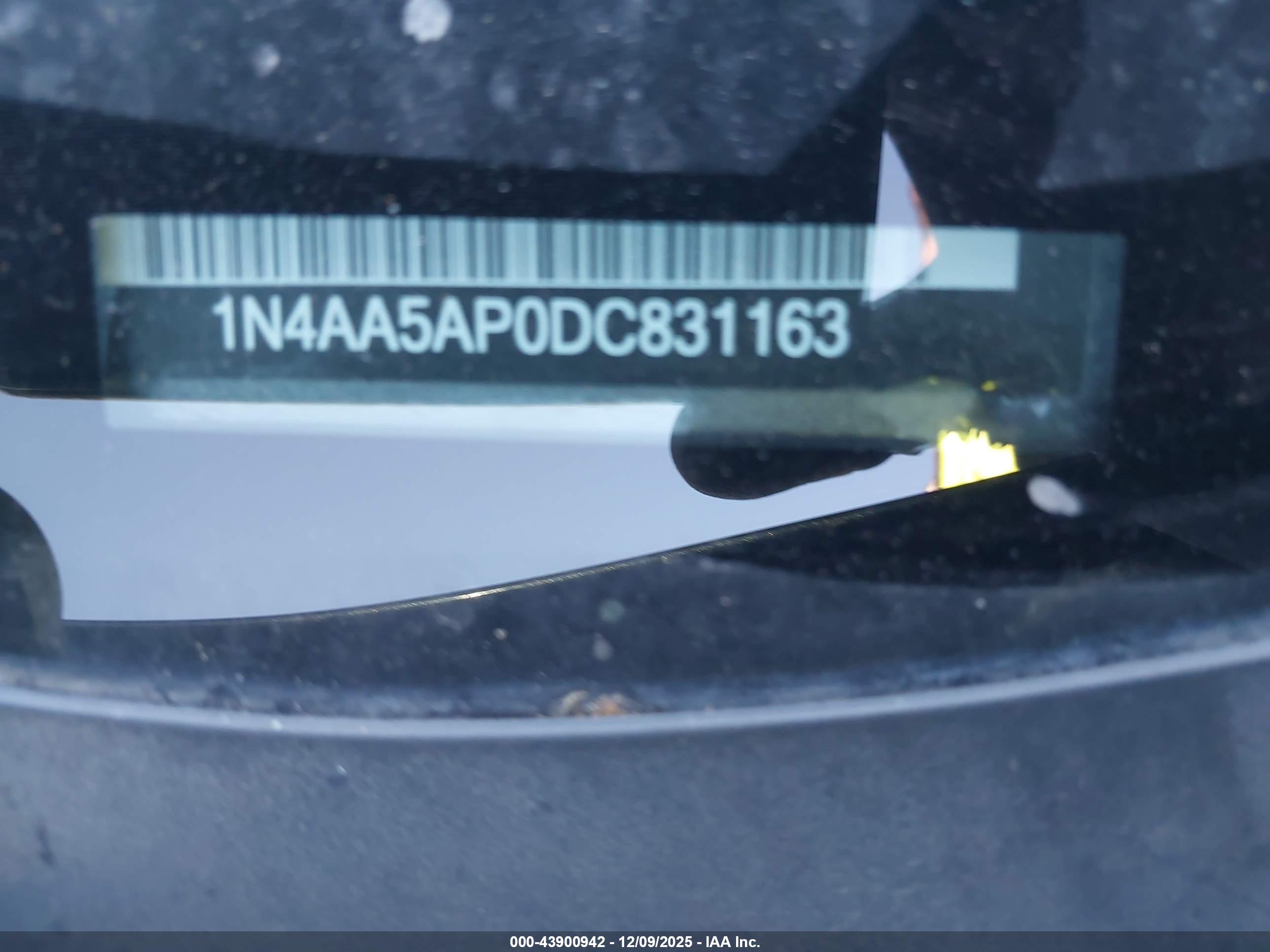 NISSAN MAXIMA image 9