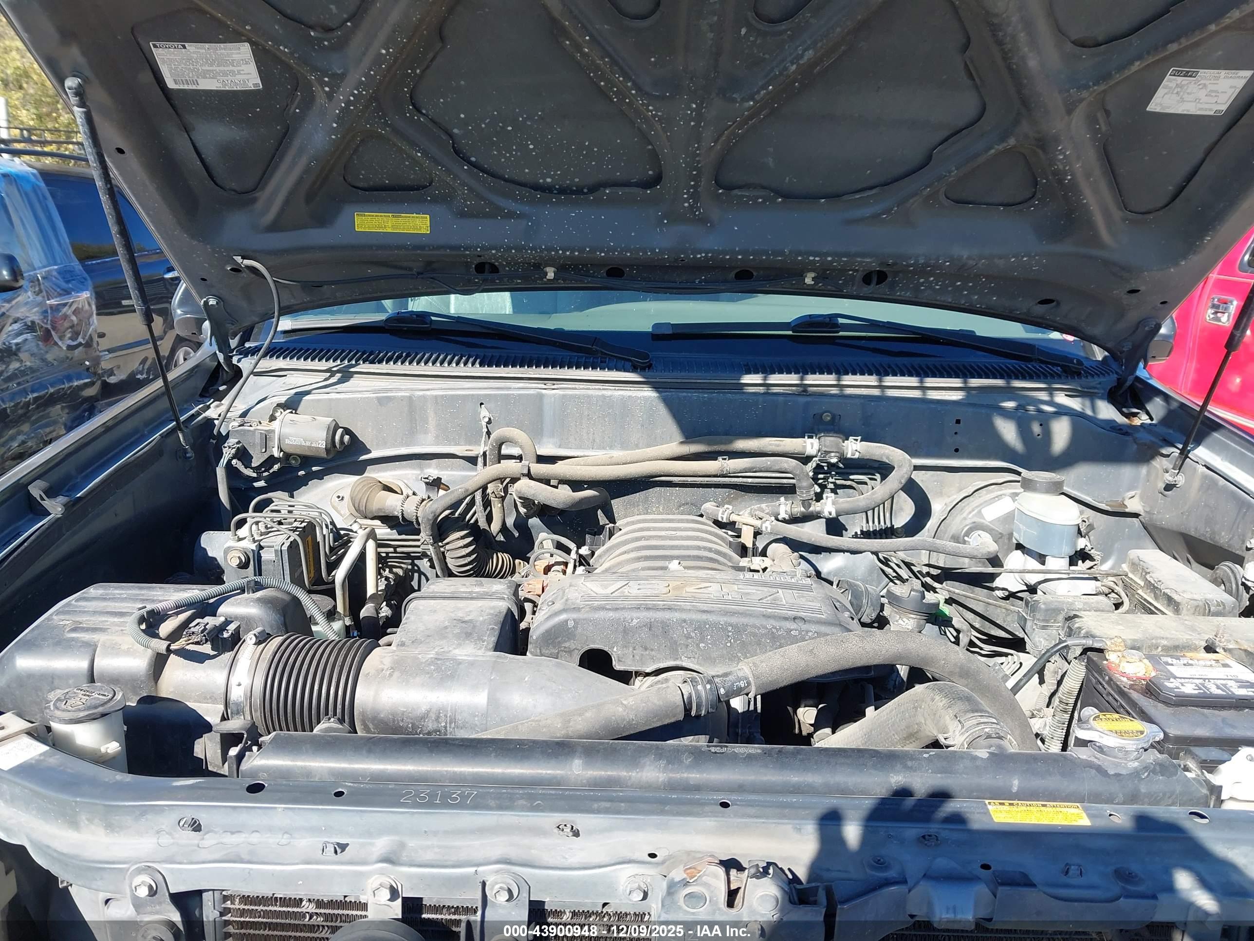 TOYOTA SEQUOIA image 10