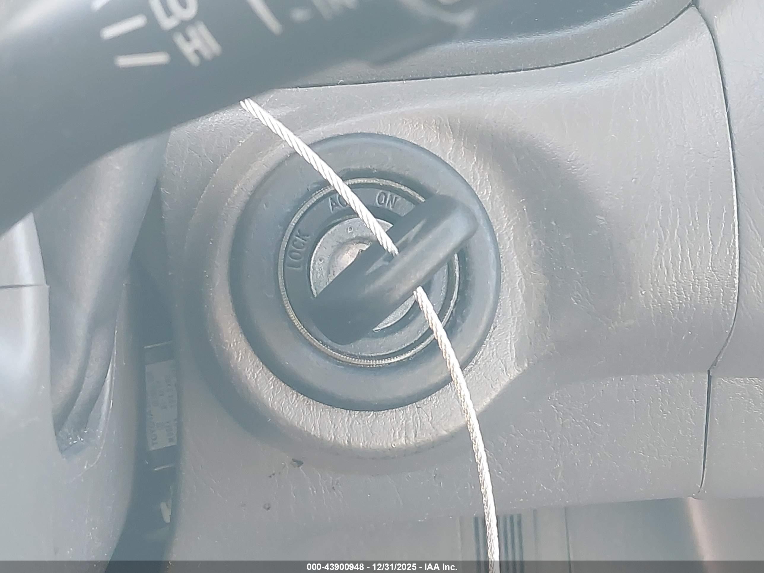 TOYOTA SEQUOIA image 11