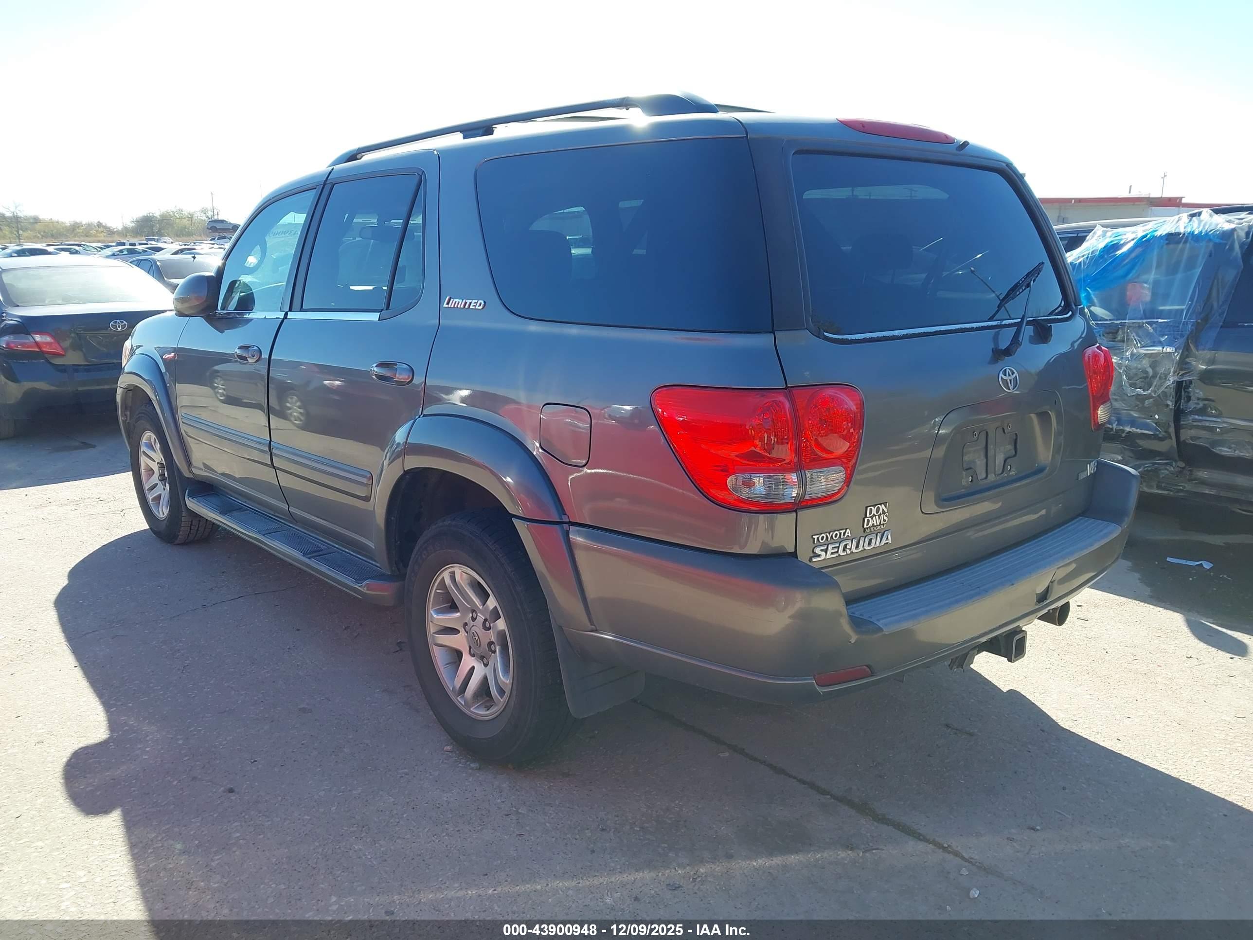 TOYOTA SEQUOIA image 3