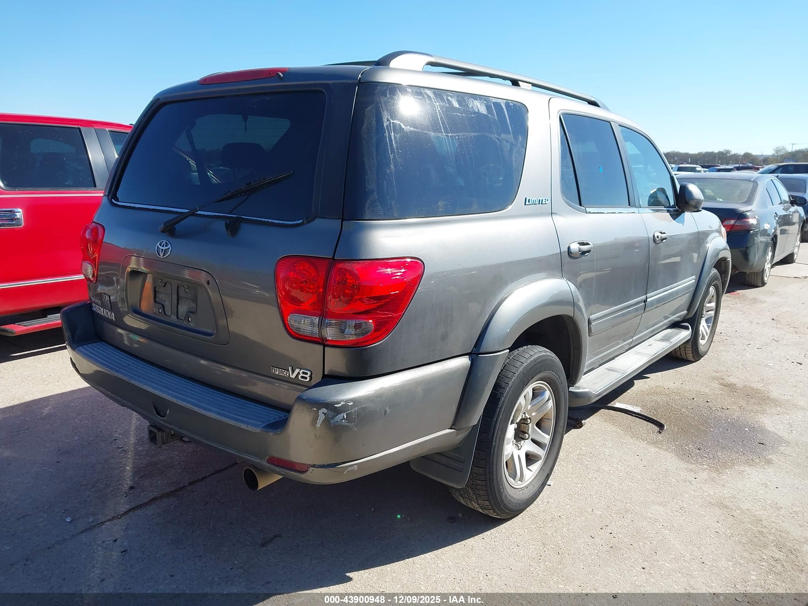 TOYOTA SEQUOIA image 4