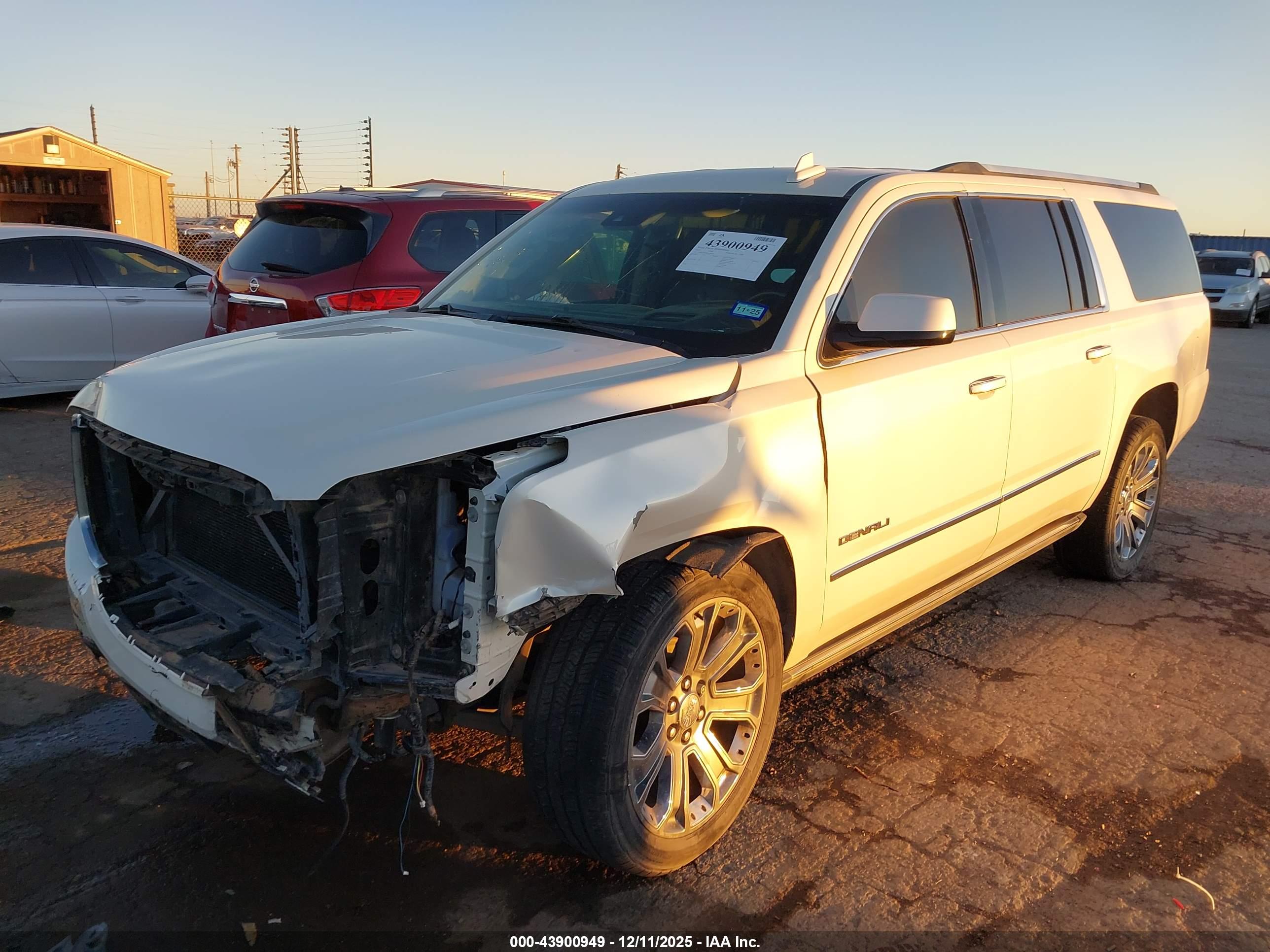GMC YUKON image 2