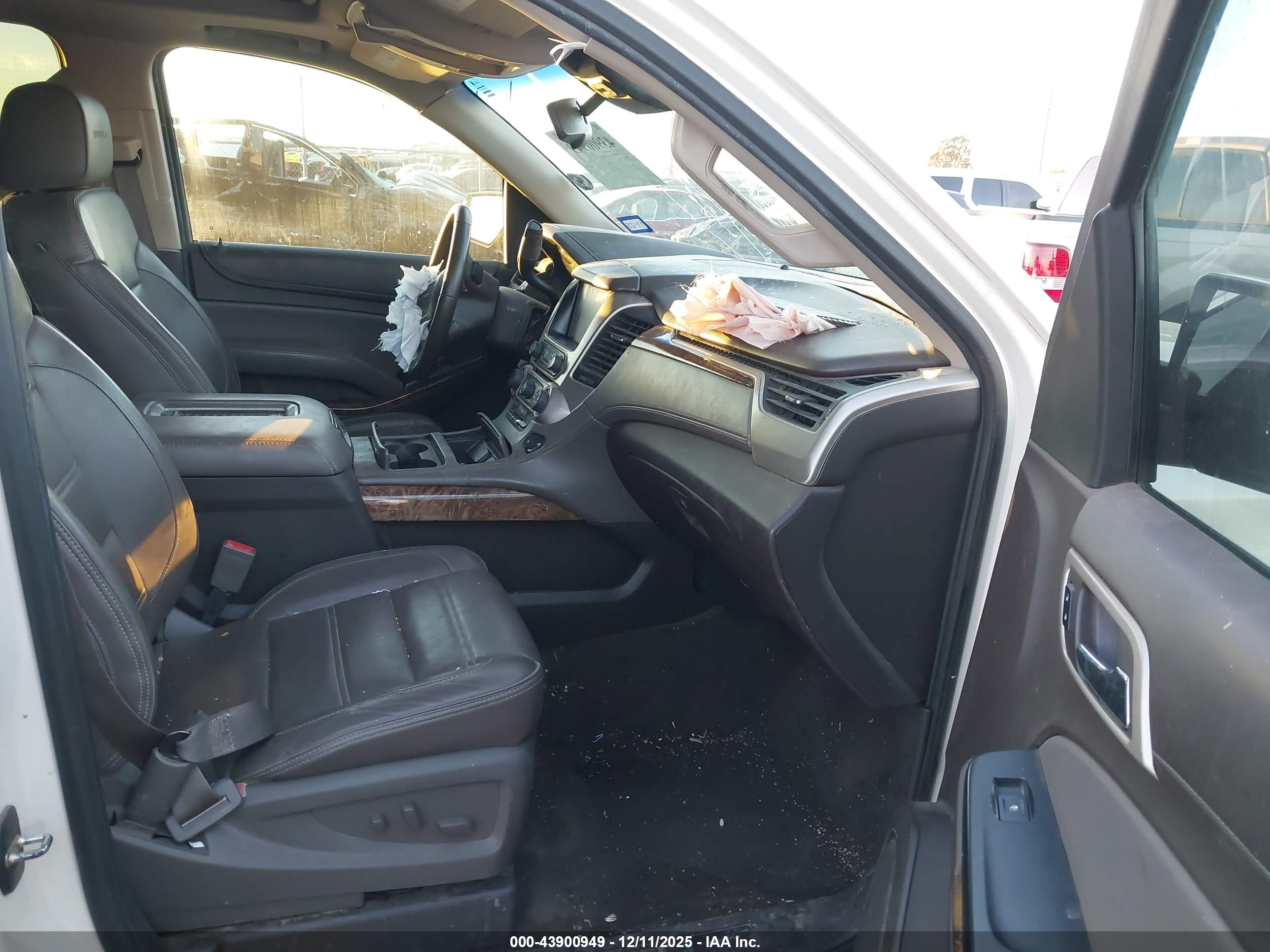 GMC YUKON image 5