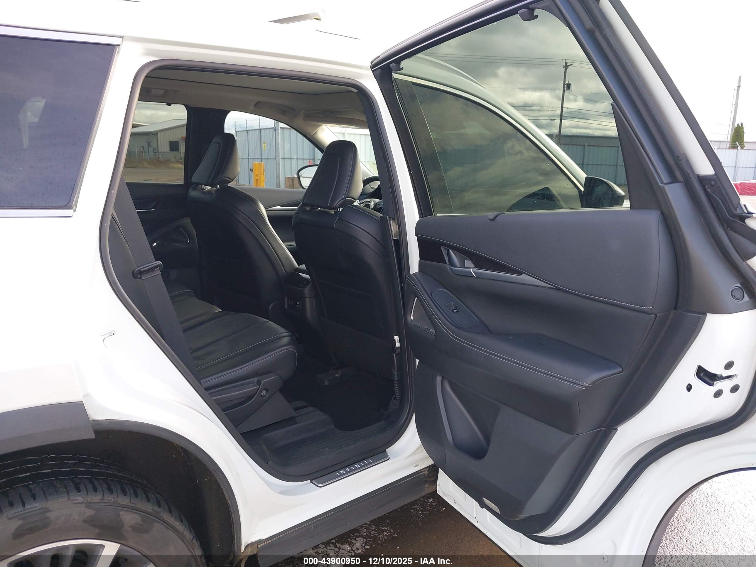 INFINITI QX60 image 8