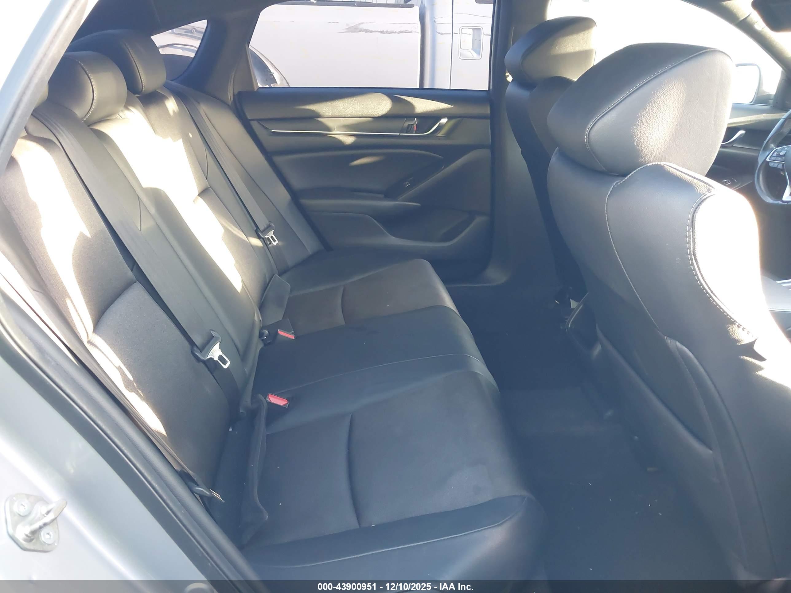 HONDA ACCORD image 8