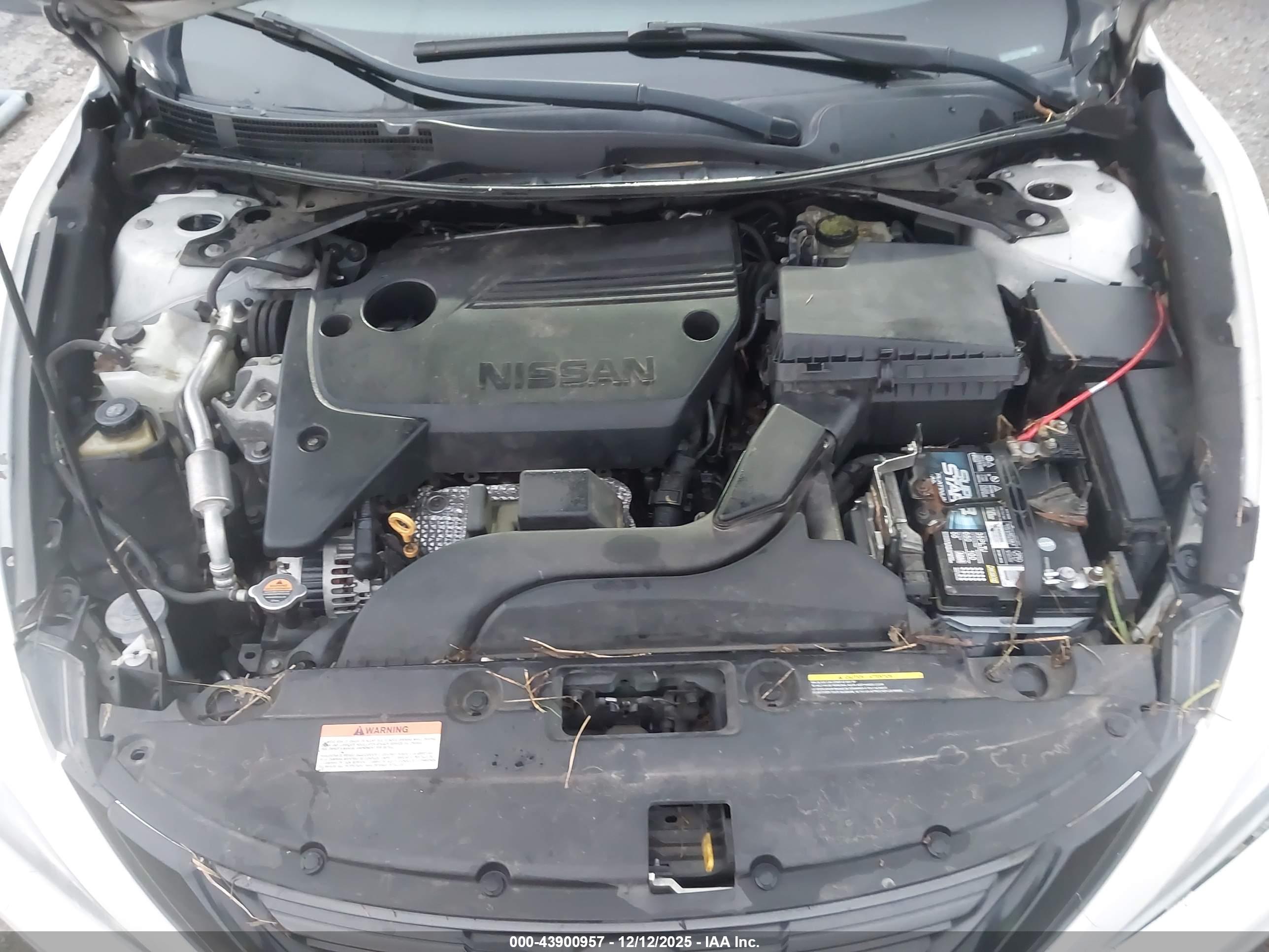 NISSAN ALTIMA image 10