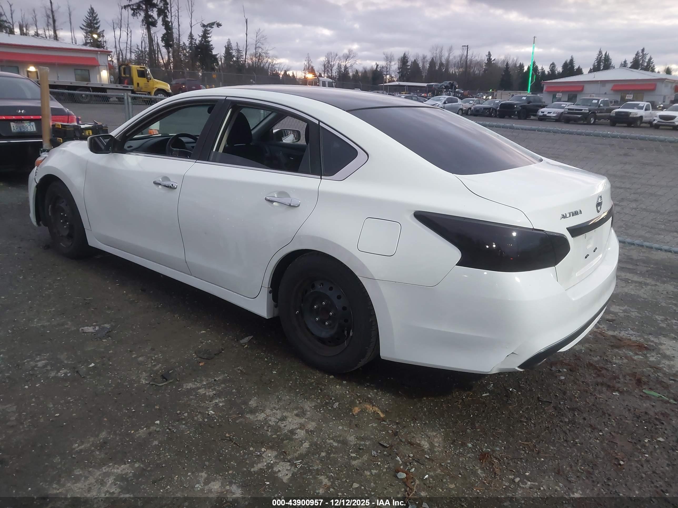 NISSAN ALTIMA image 3