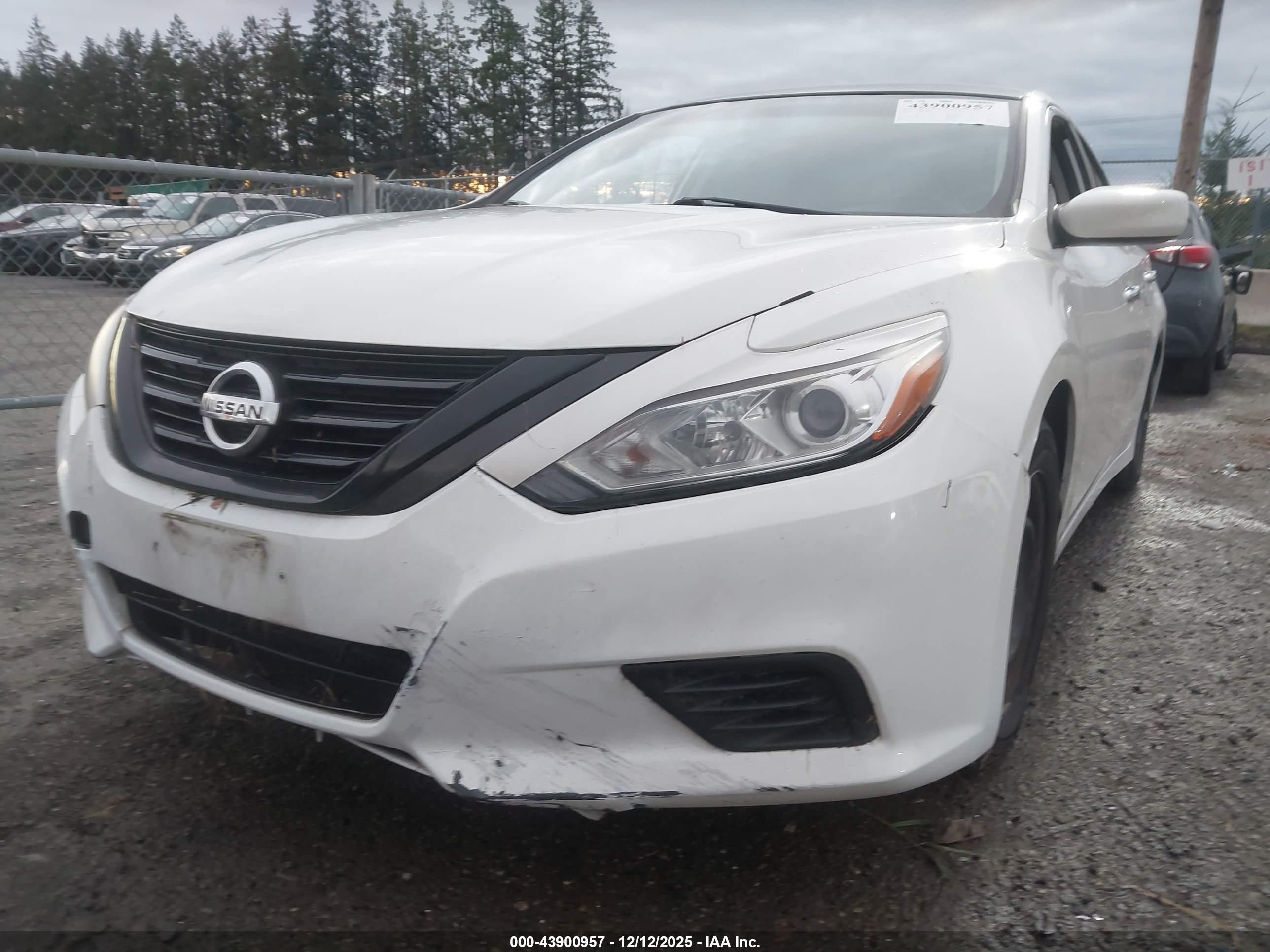 NISSAN ALTIMA image 6