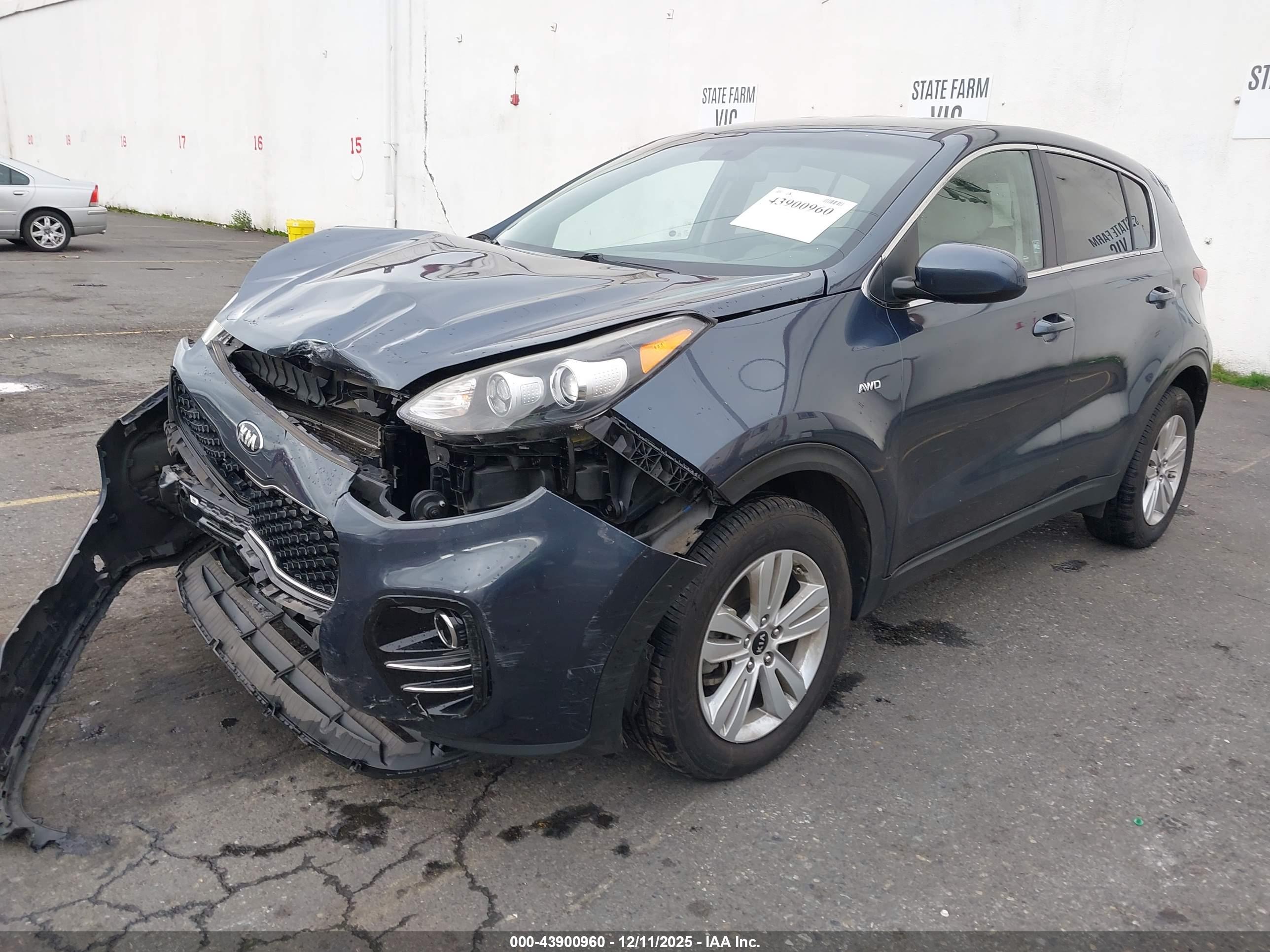 KIA SPORTAGE image 2