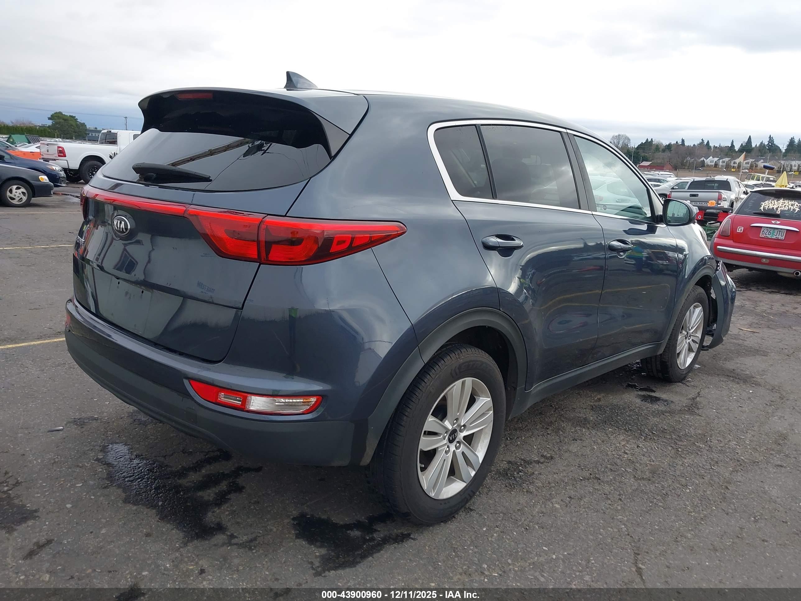 KIA SPORTAGE image 4