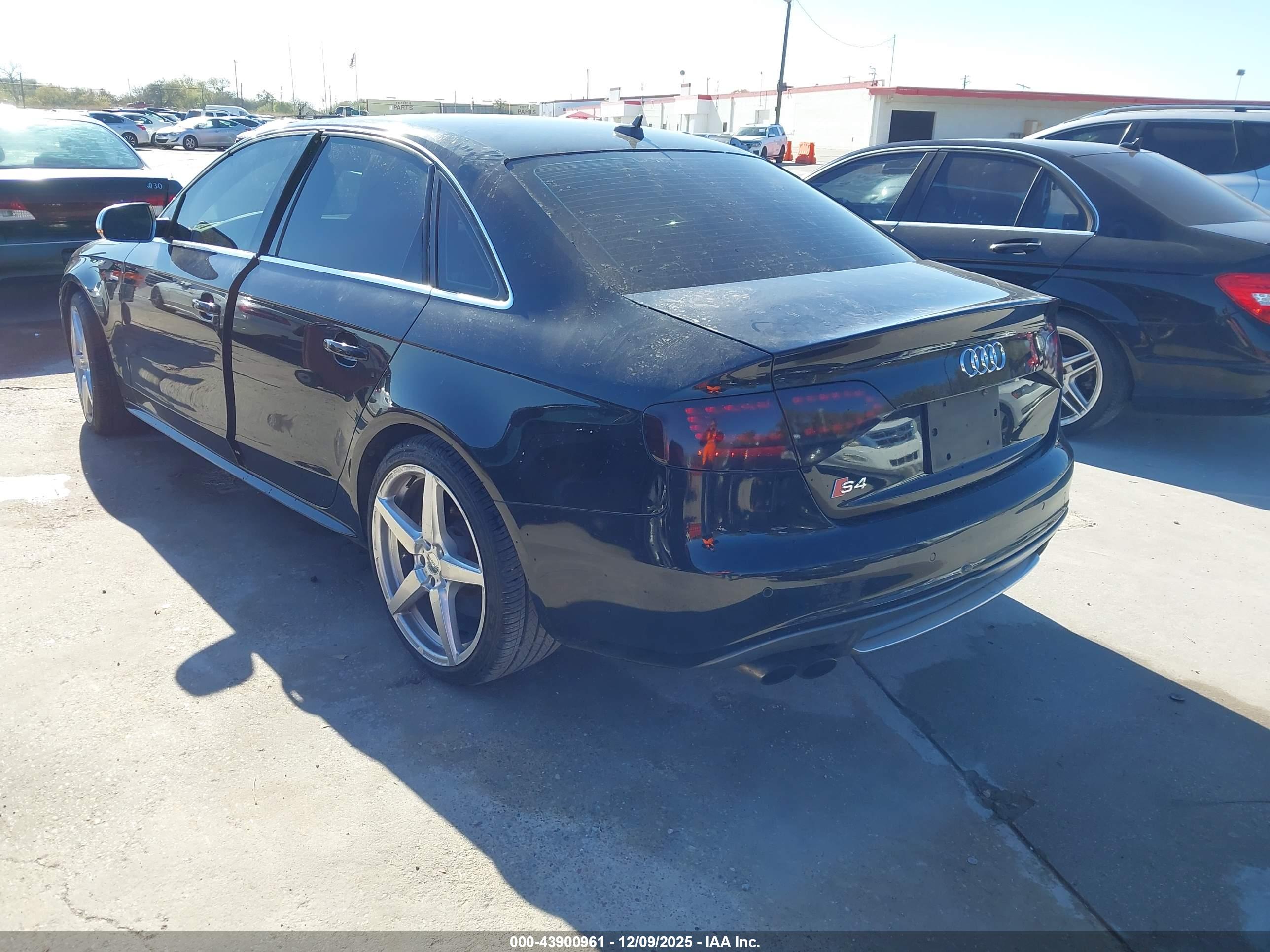AUDI S4 image 3