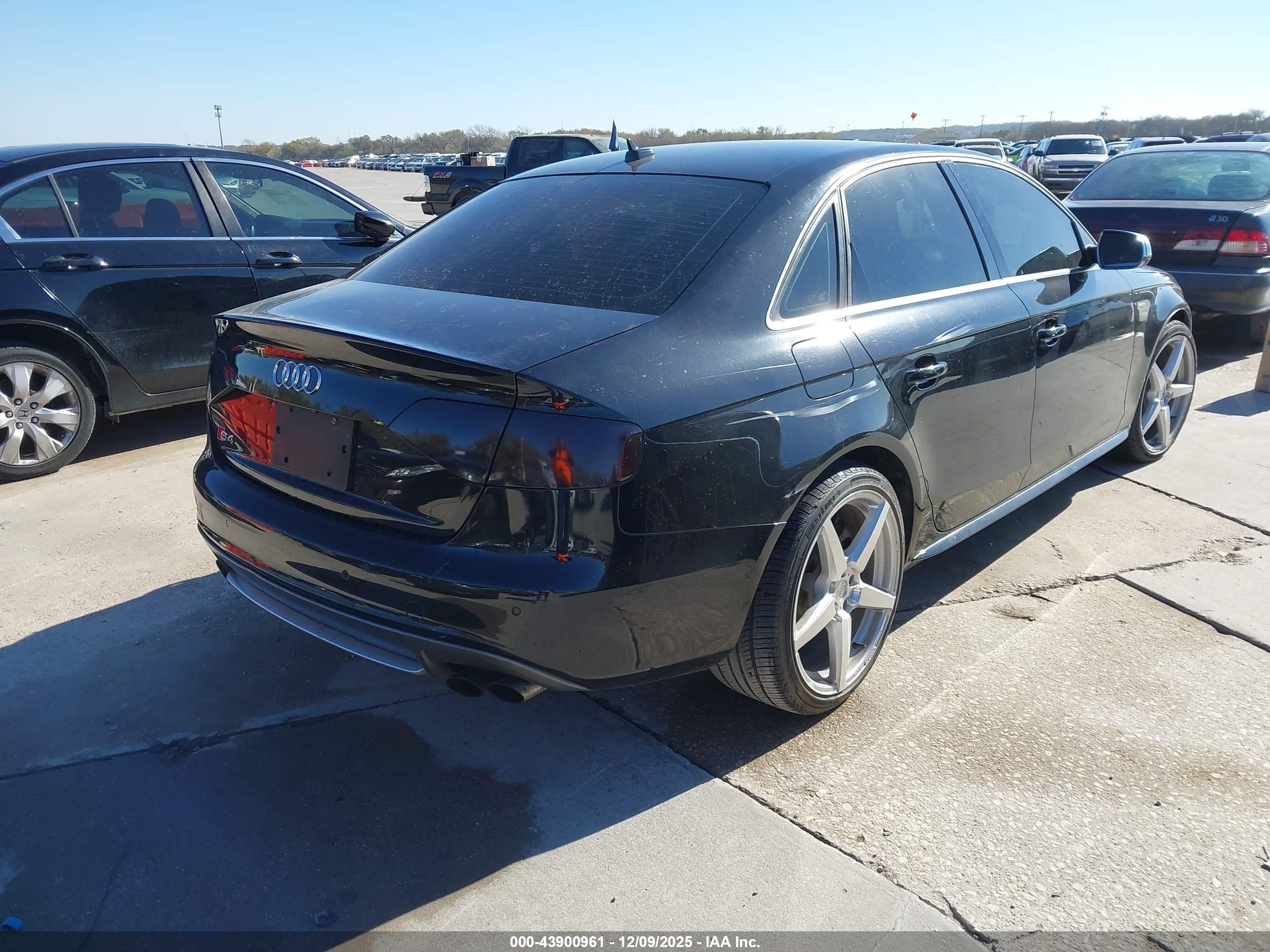 AUDI S4 image 4