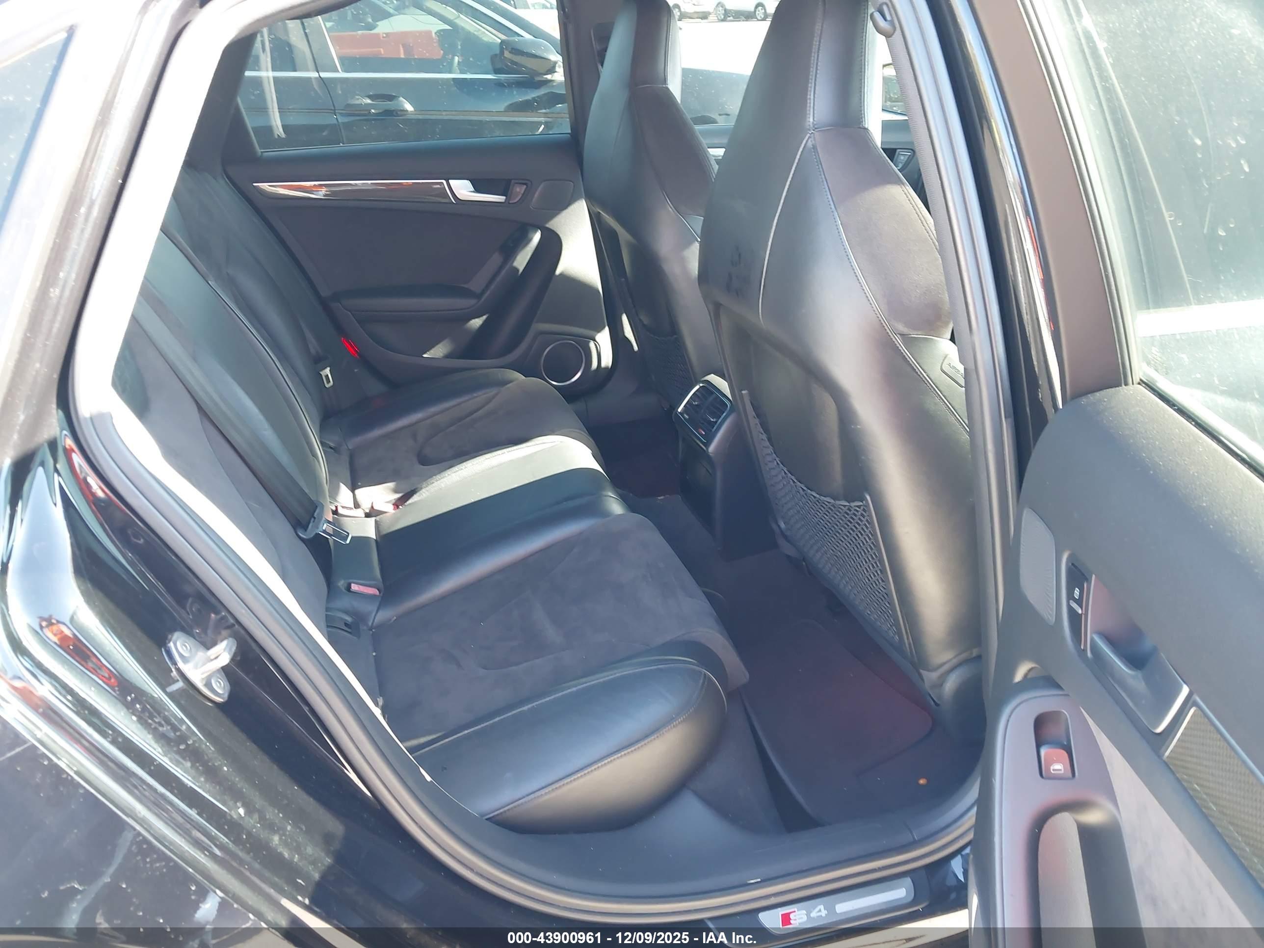 AUDI S4 image 8