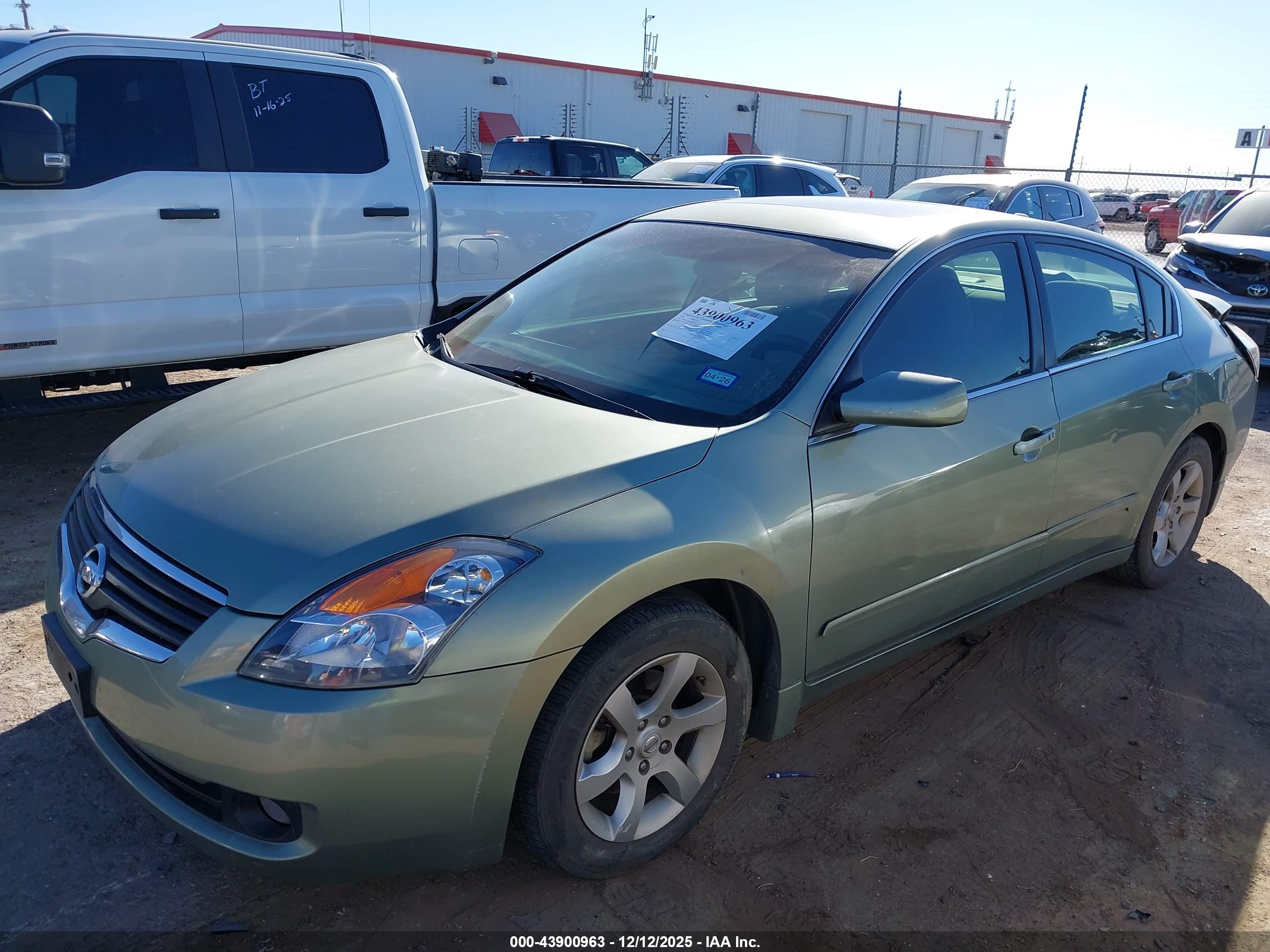 NISSAN ALTIMA image 2