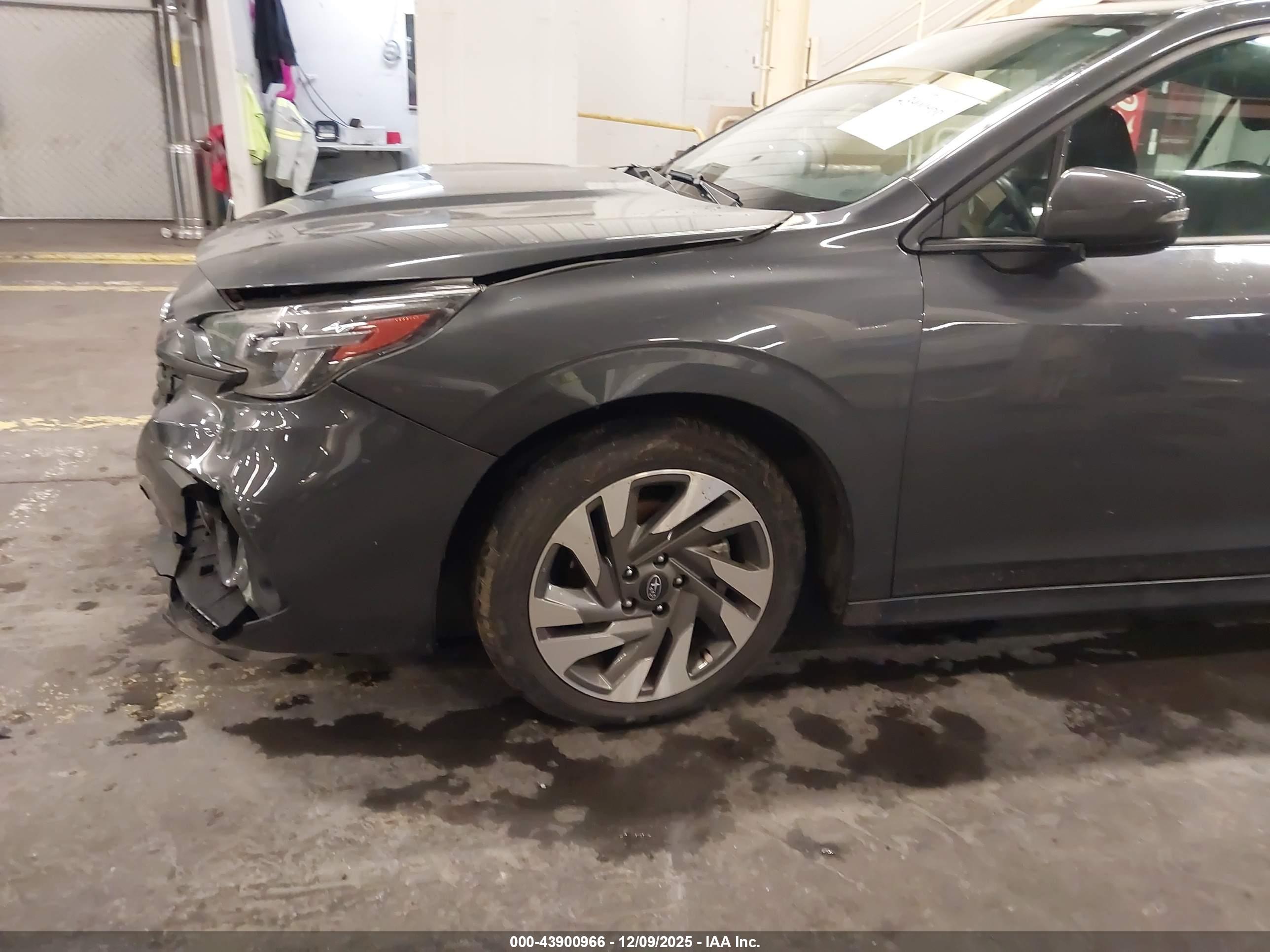 SUBARU LEGACY image 6