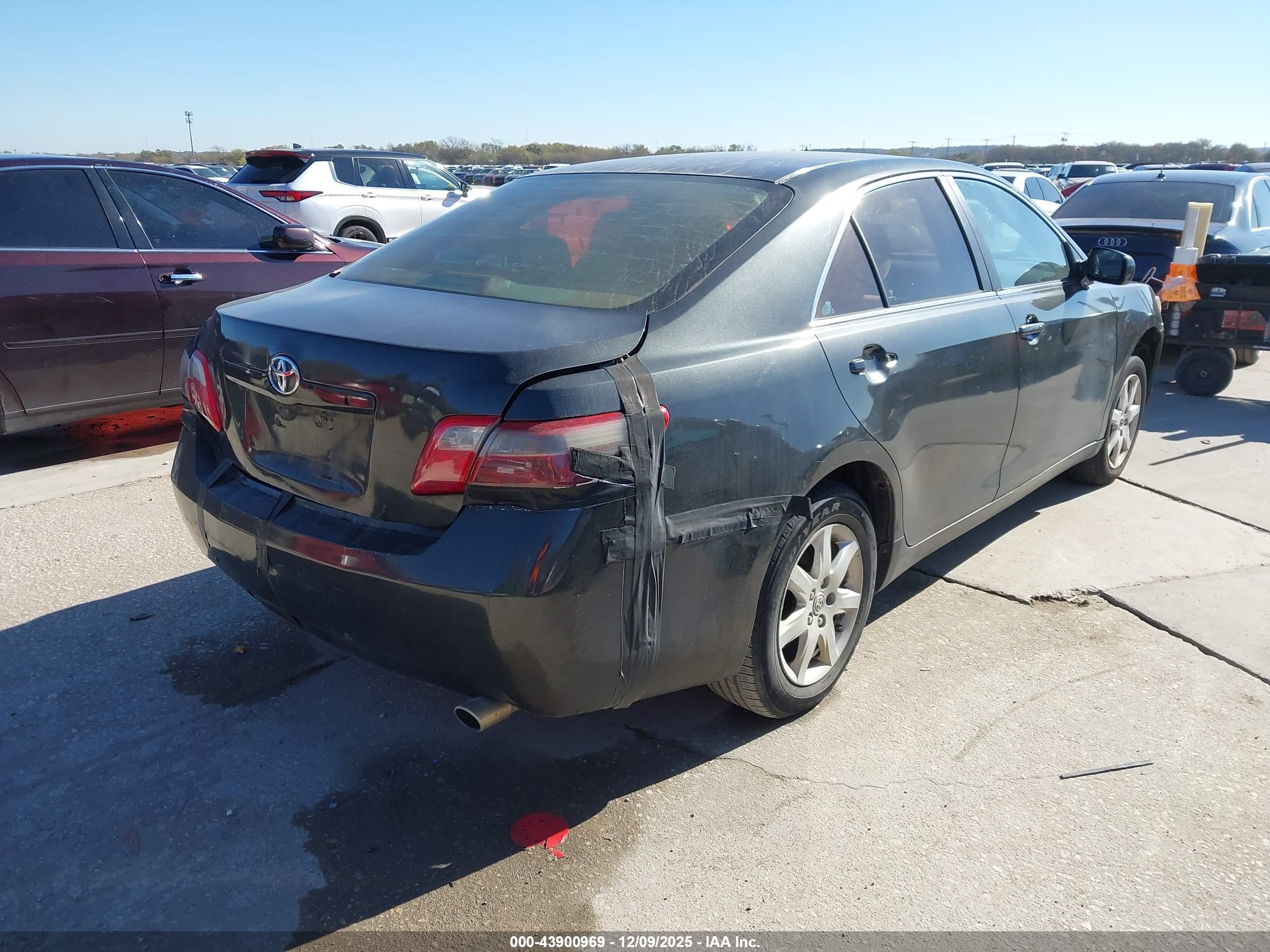 TOYOTA CAMRY image 4