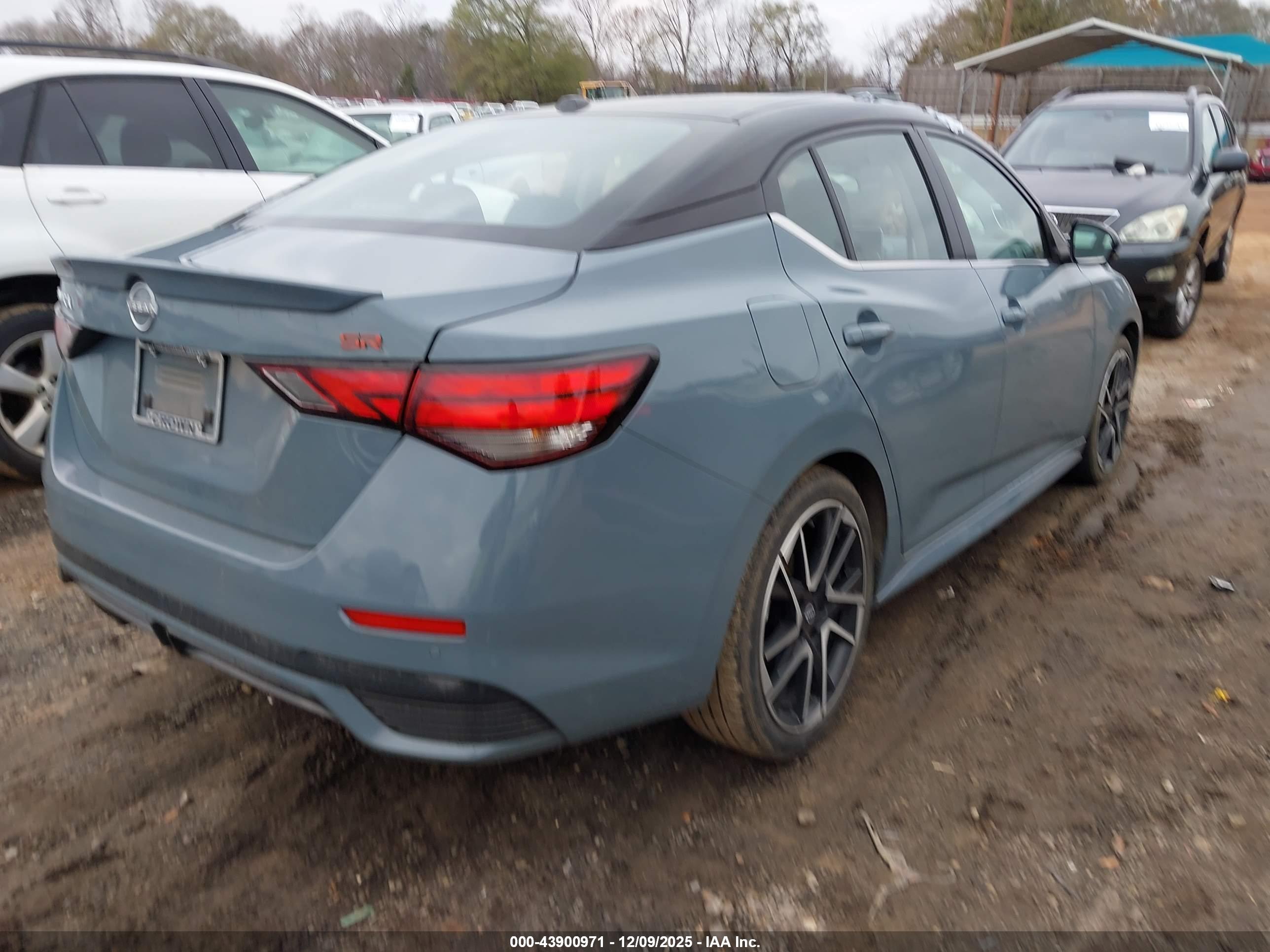 NISSAN SENTRA image 4