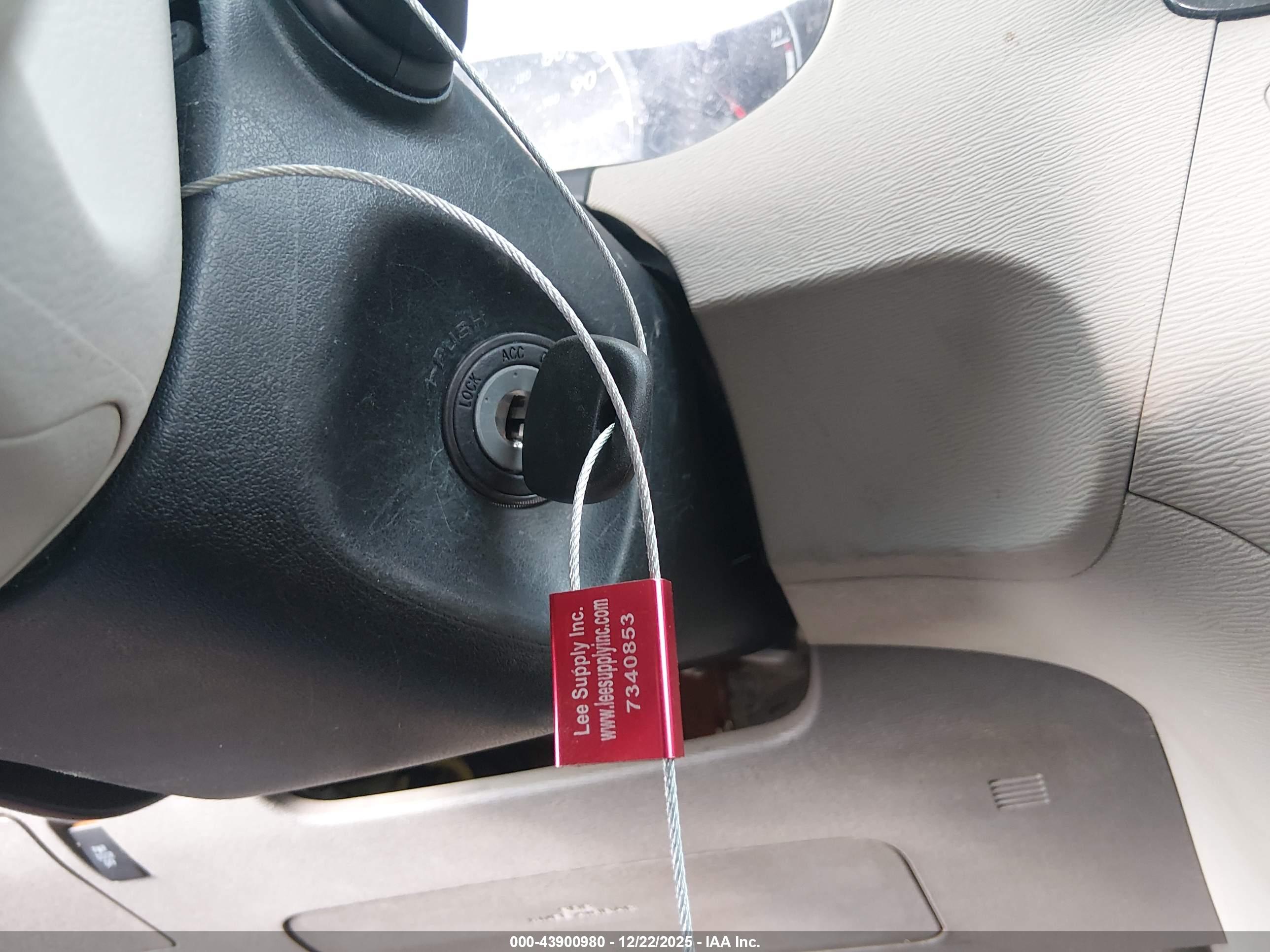 TOYOTA SIENNA image 11