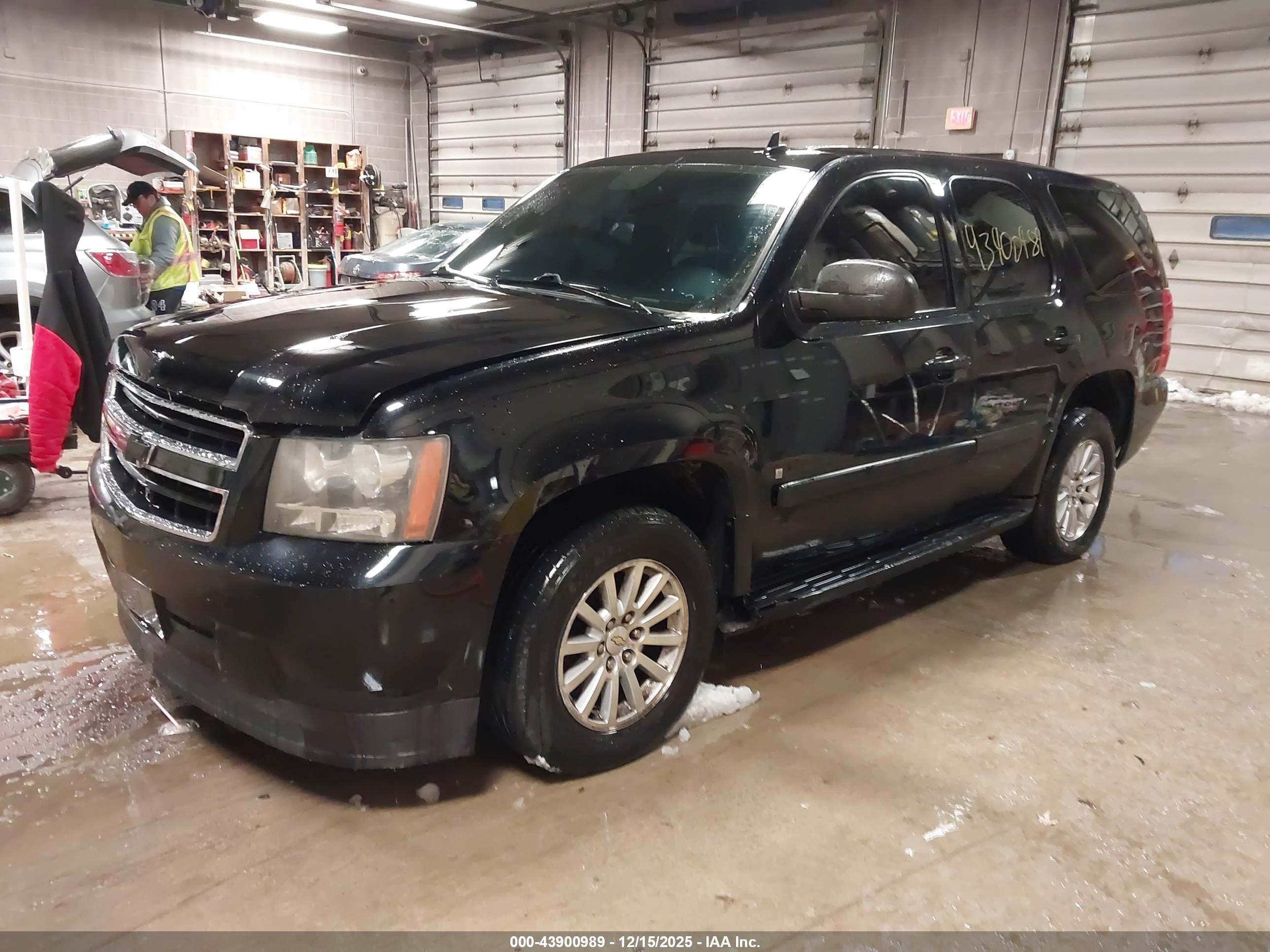 CHEVROLET TAHOE image 2