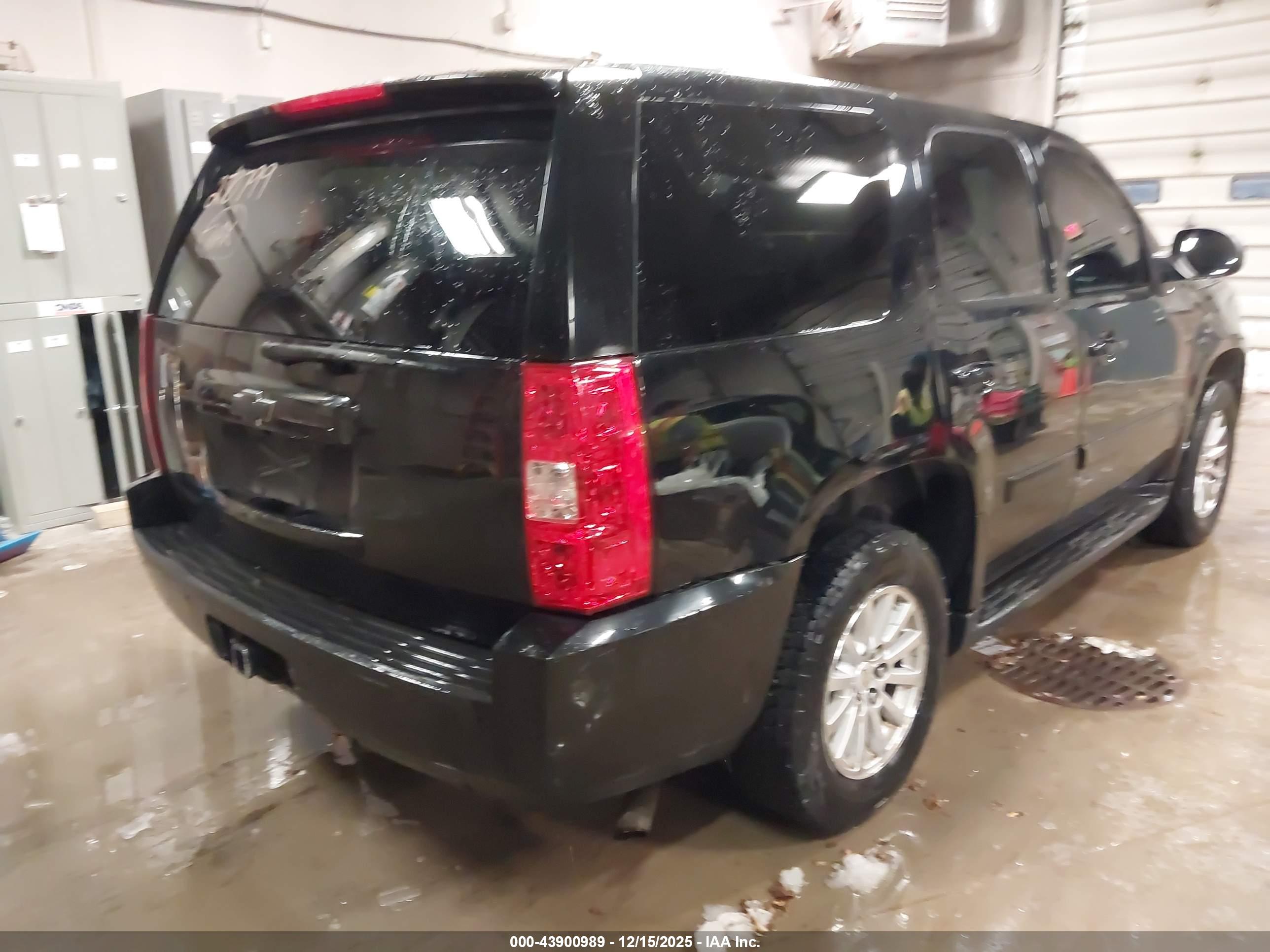 CHEVROLET TAHOE image 4