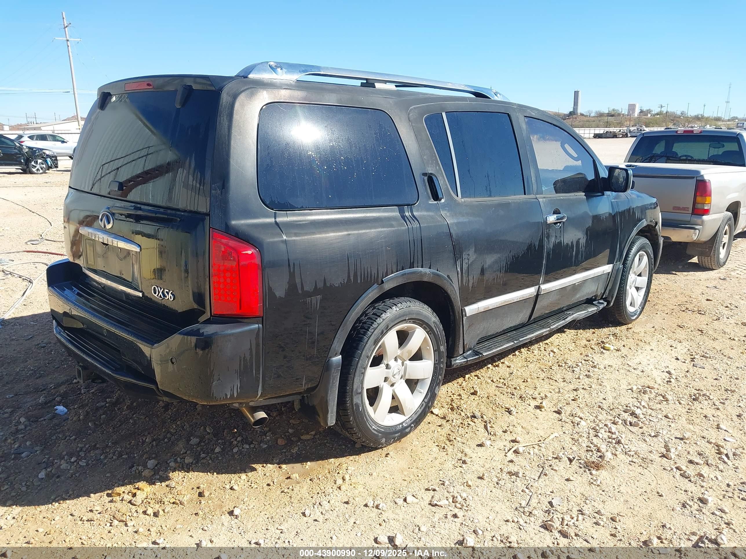 INFINITI QX56 image 4