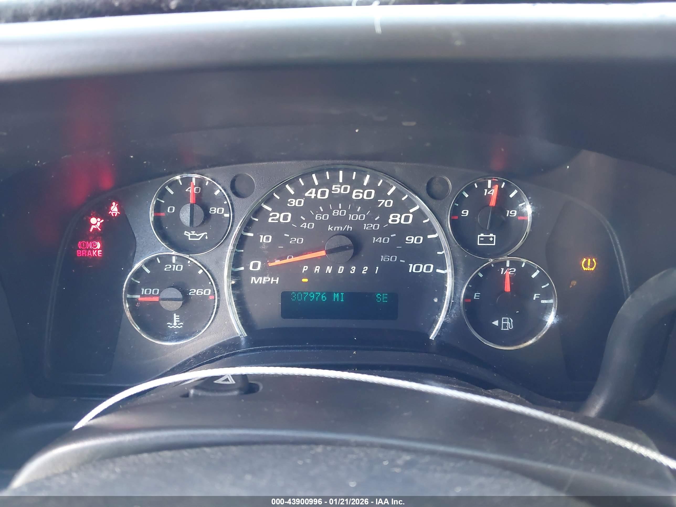 CHEVROLET EXPRESS image 7