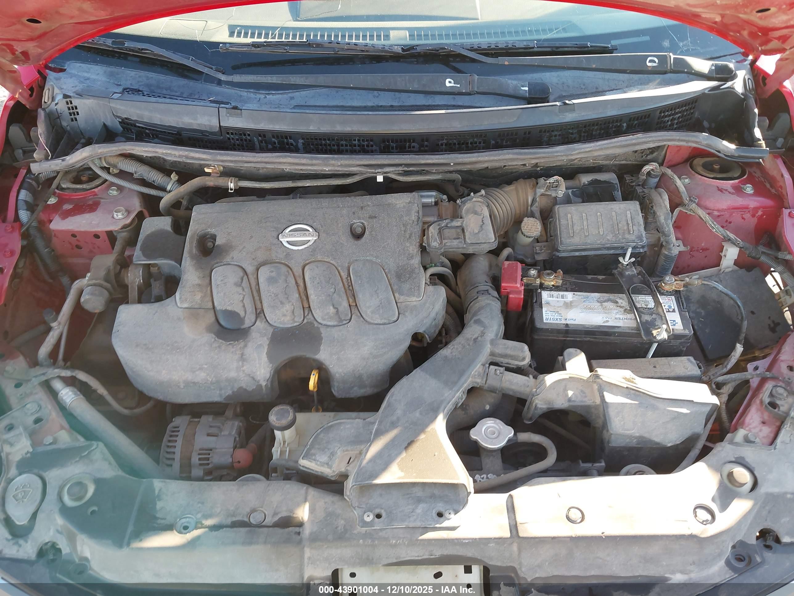 NISSAN VERSA image 10