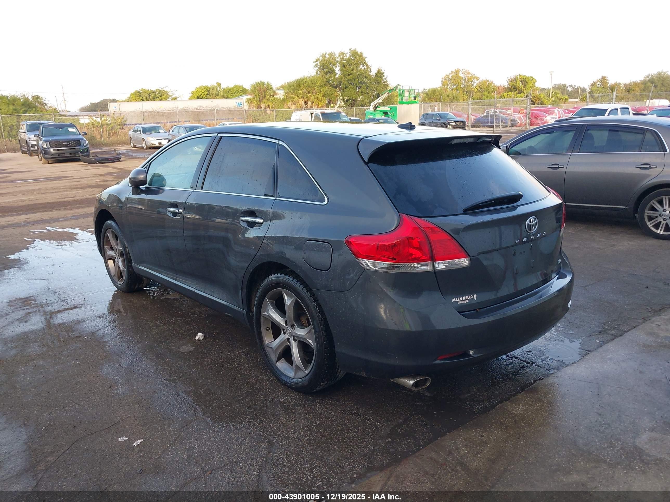 TOYOTA VENZA image 3