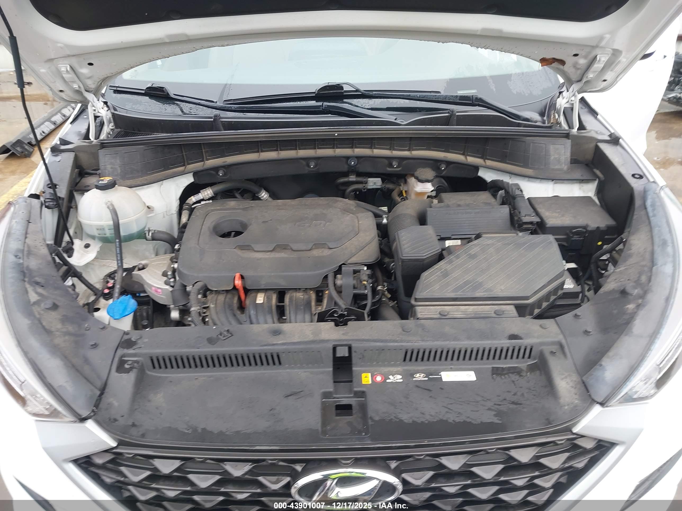 HYUNDAI TUCSON image 10