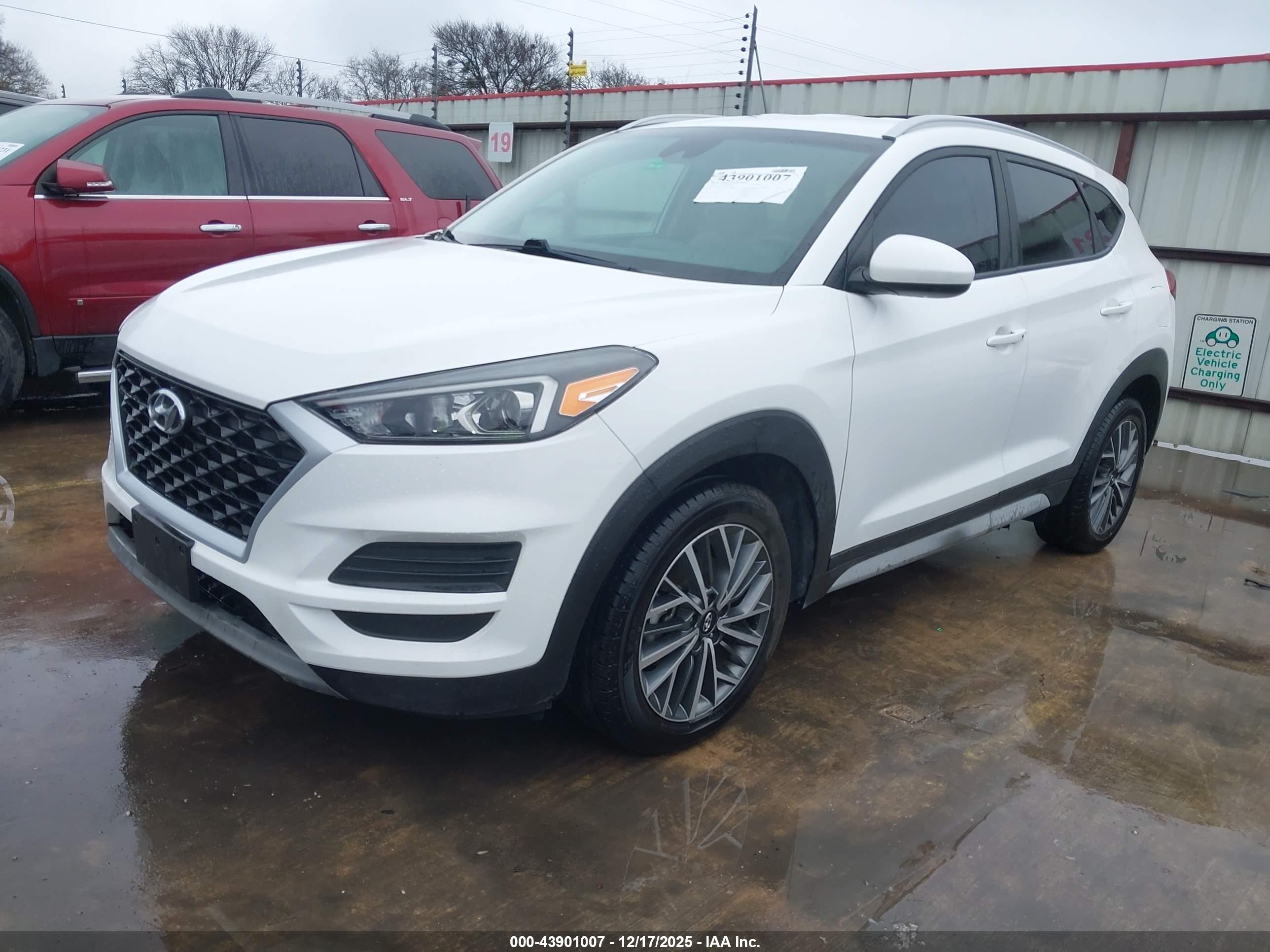 HYUNDAI TUCSON image 2